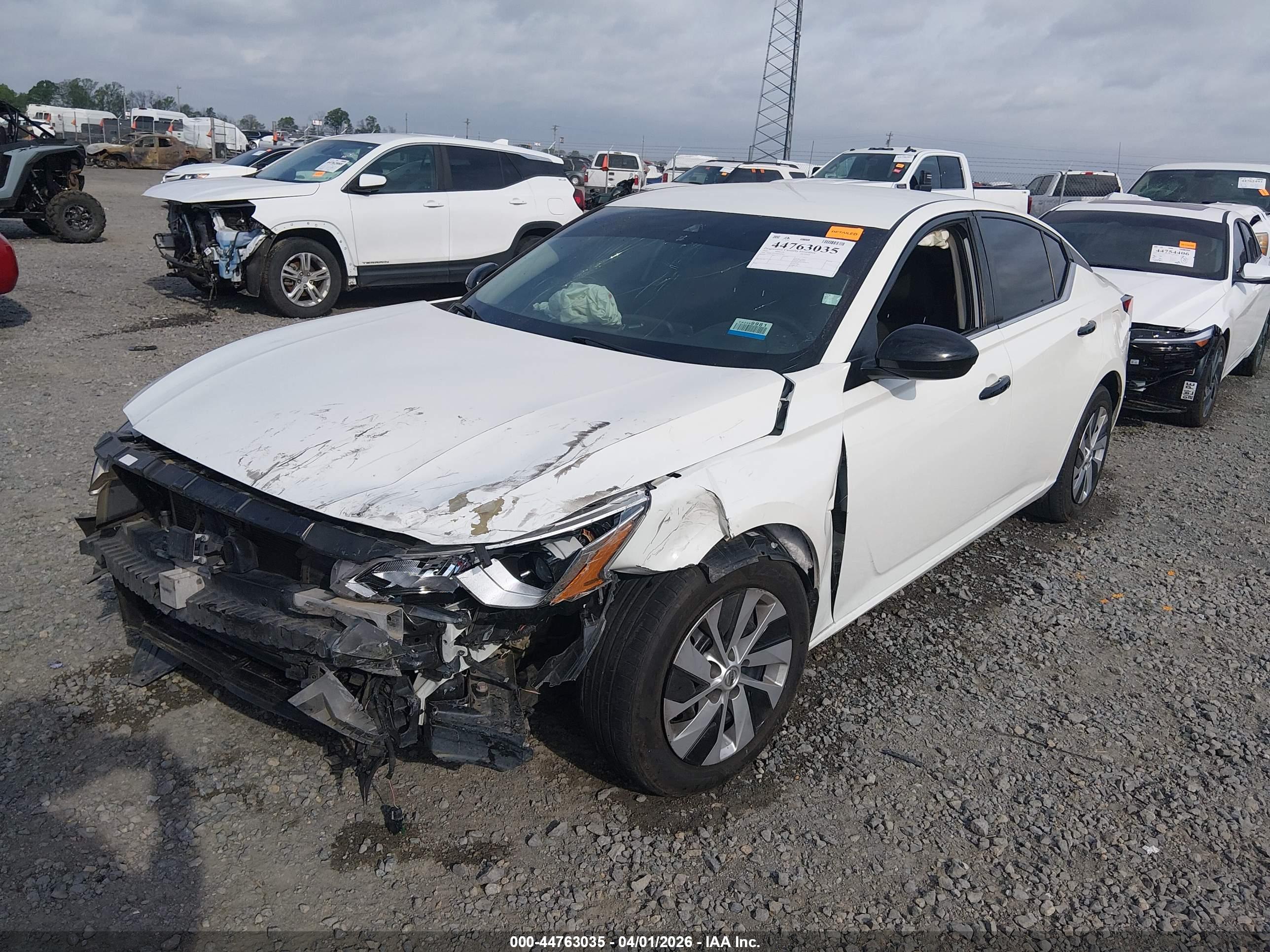NISSAN ALTIMA image 2