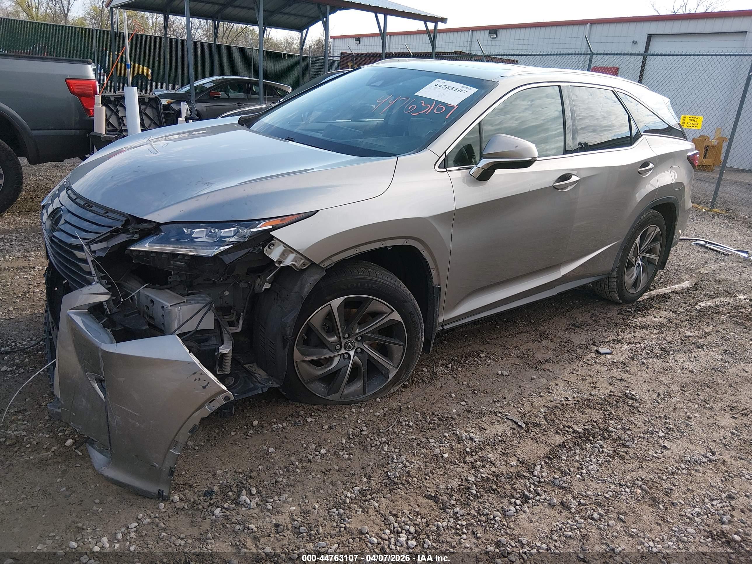 LEXUS RX image 2