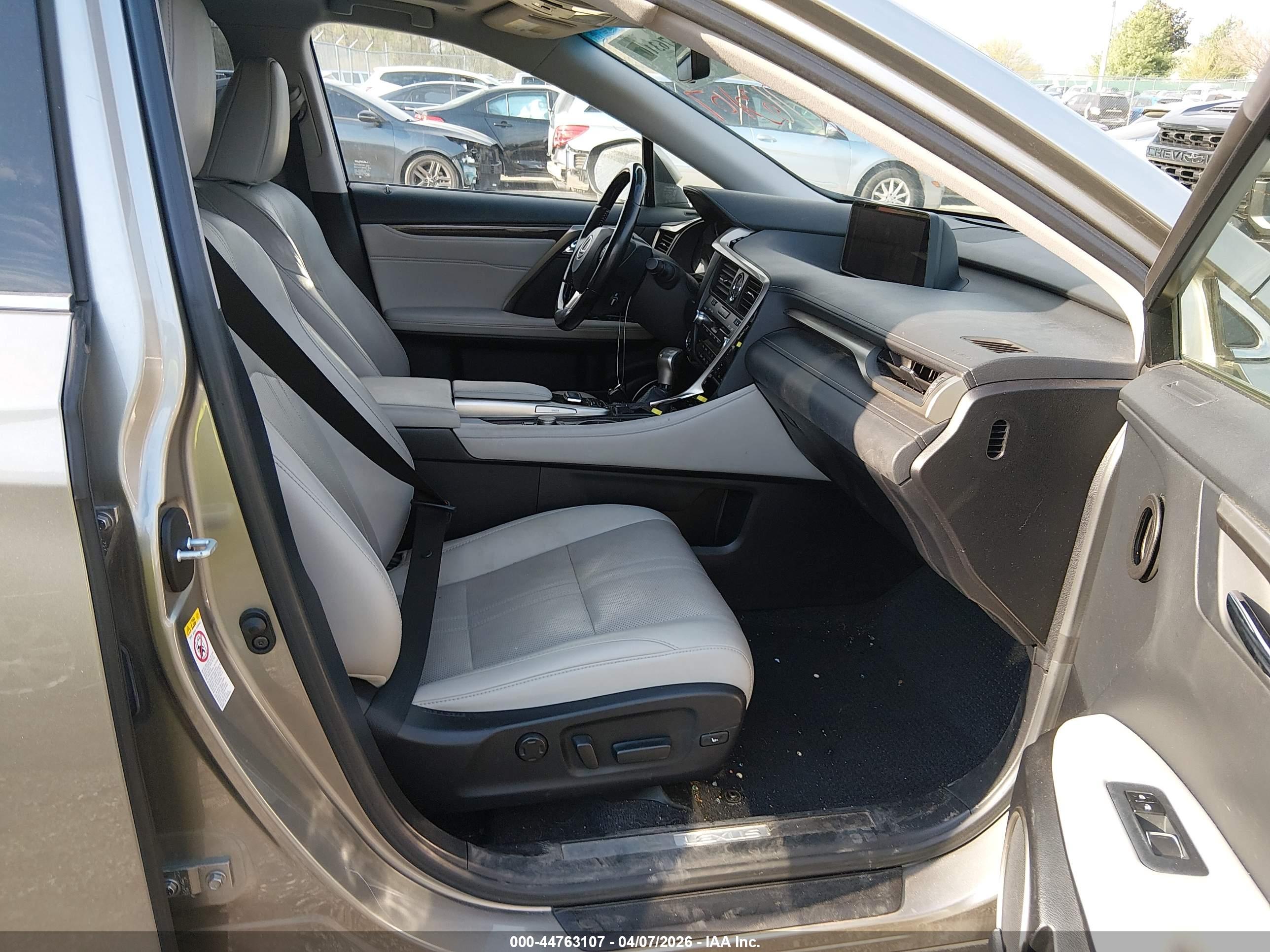 LEXUS RX image 5
