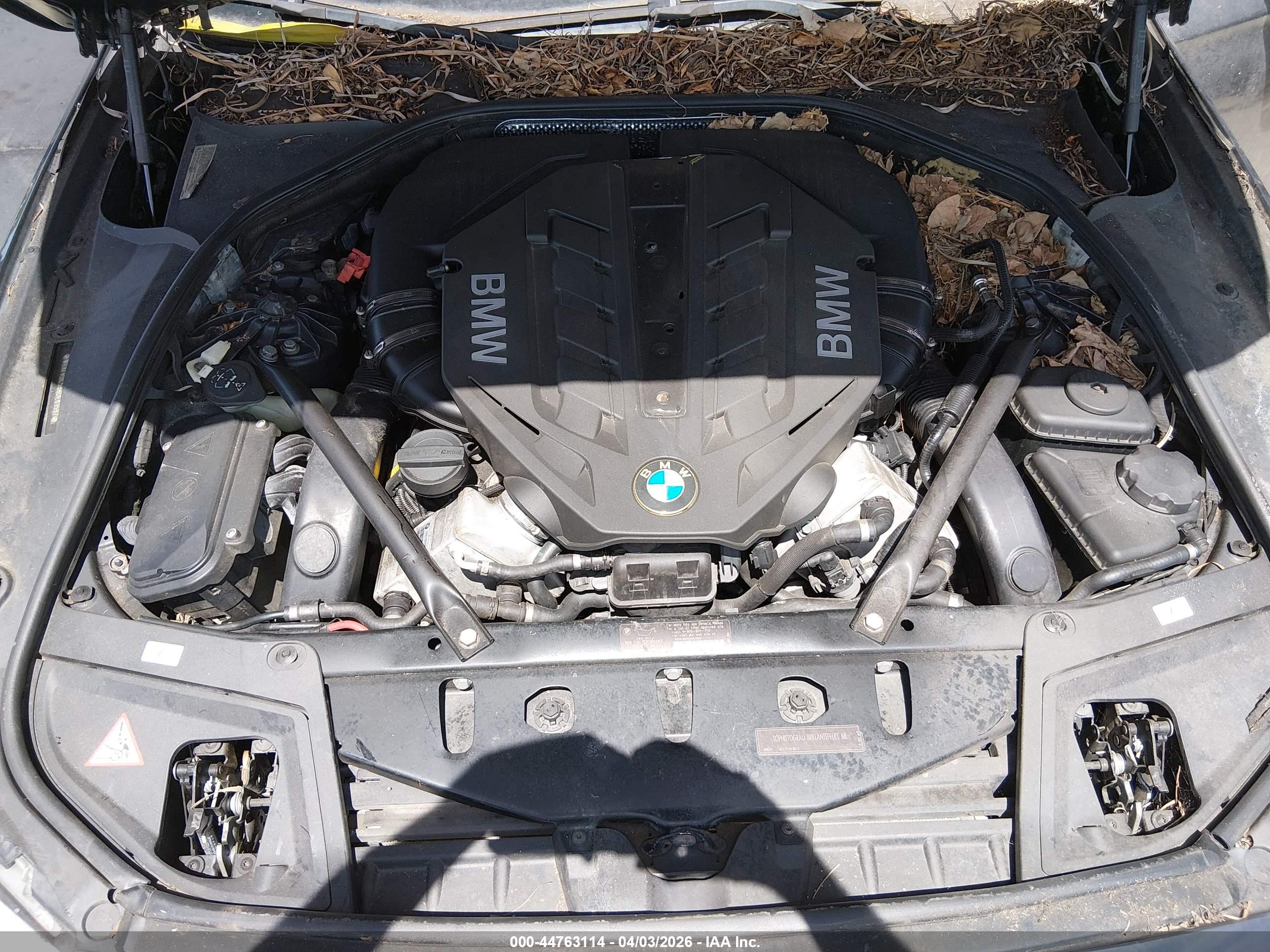 BMW 550I image 10