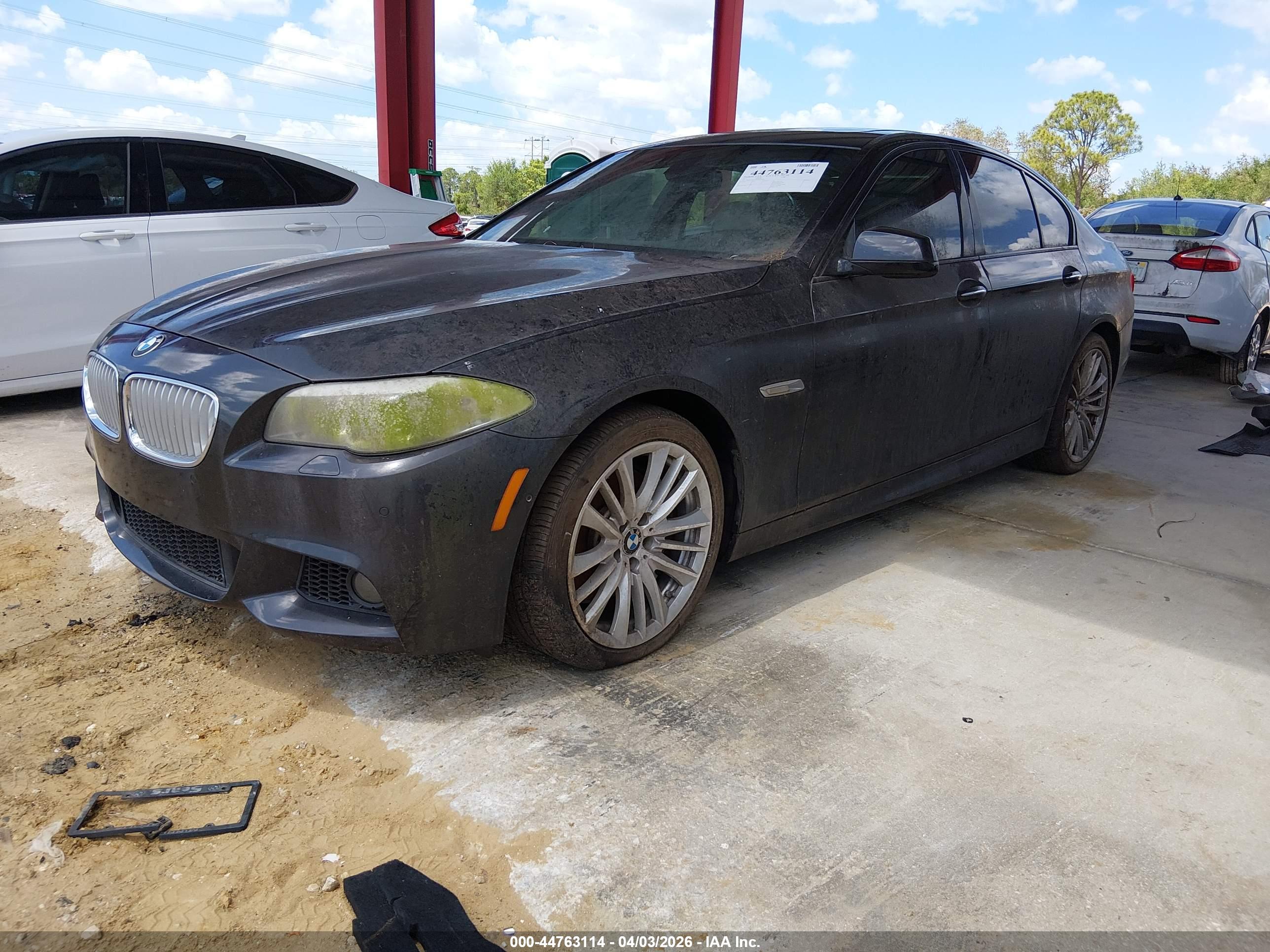 BMW 550I image 2