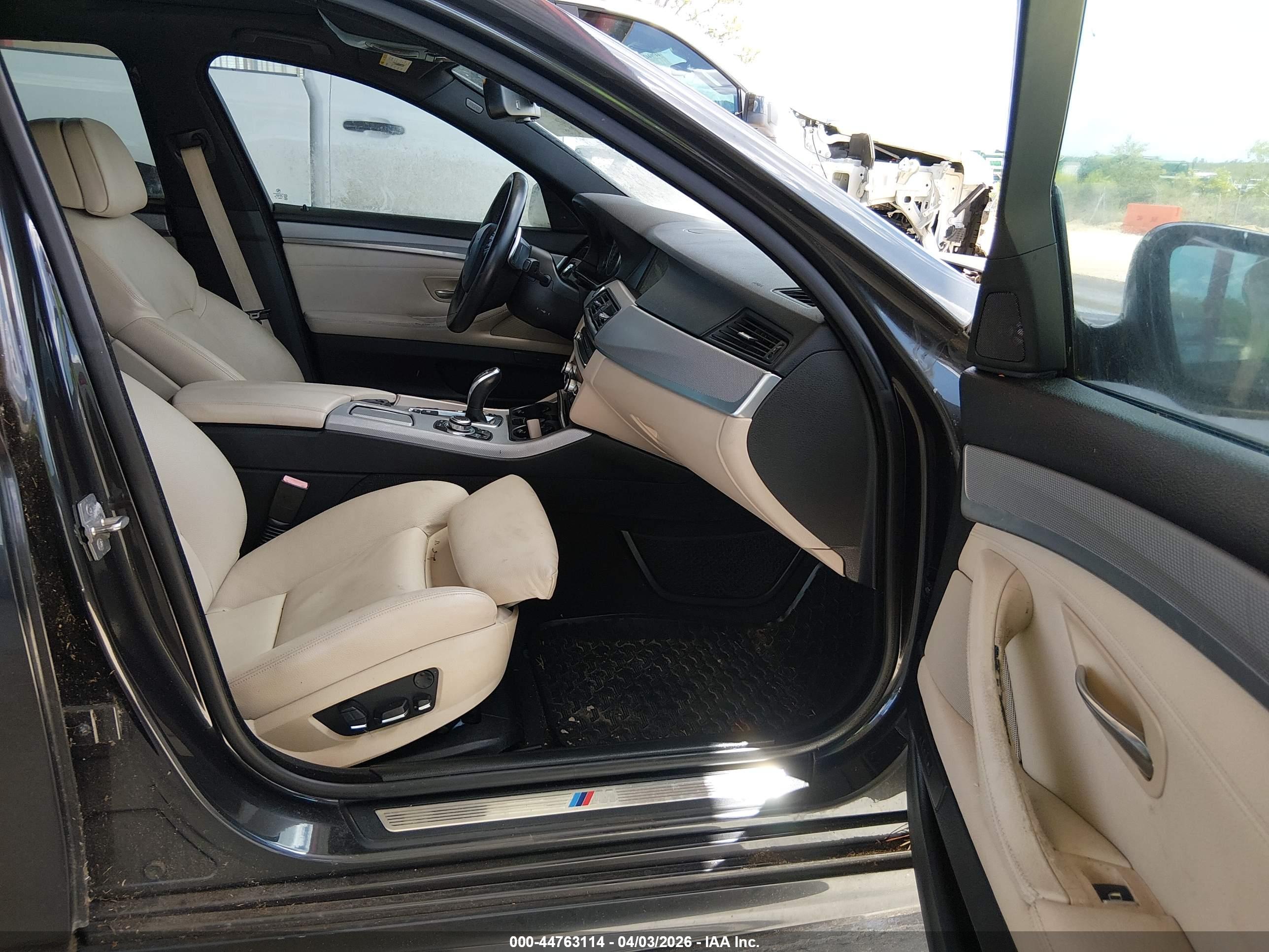 BMW 550I image 5