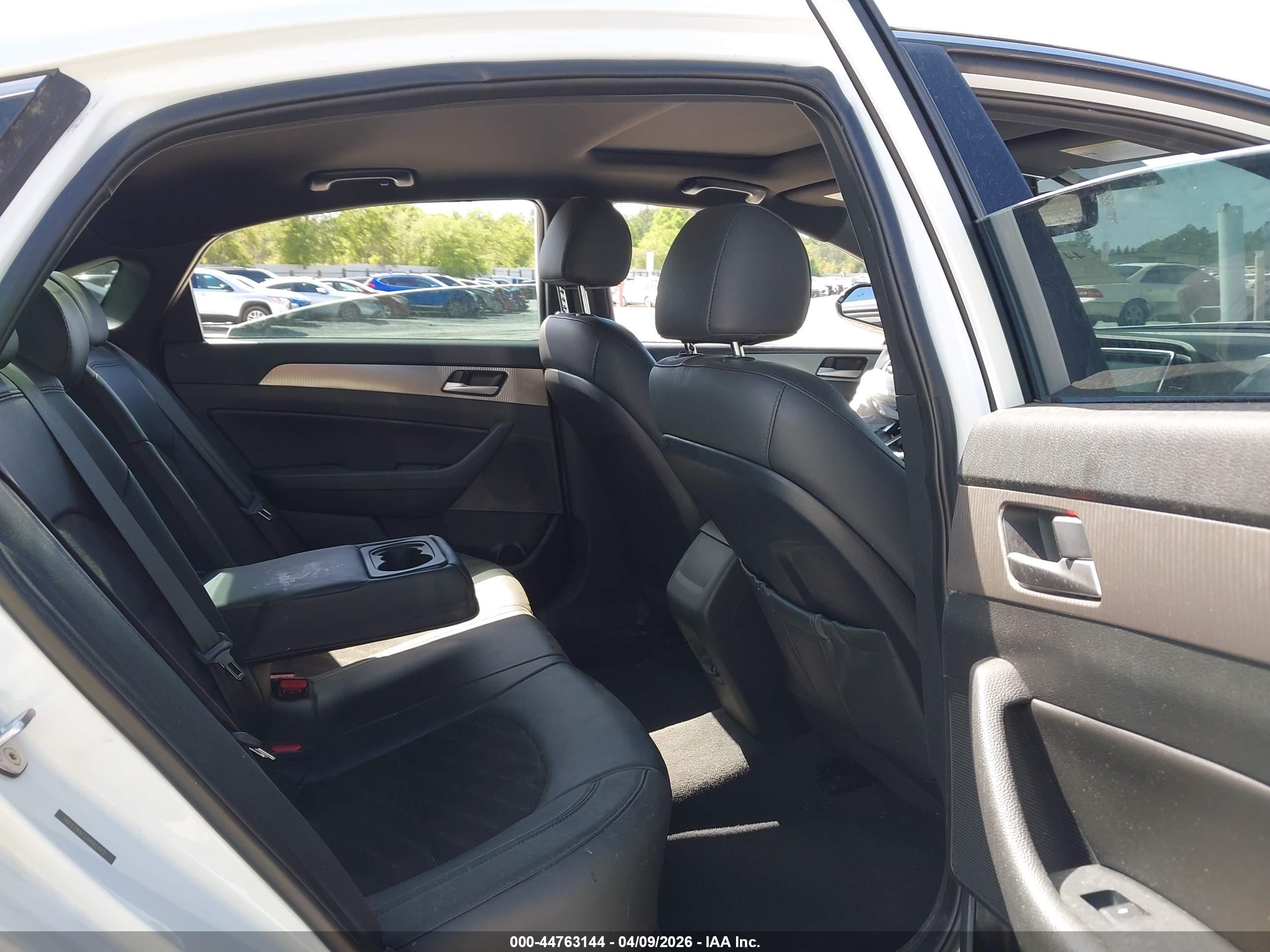HYUNDAI SONATA image 8