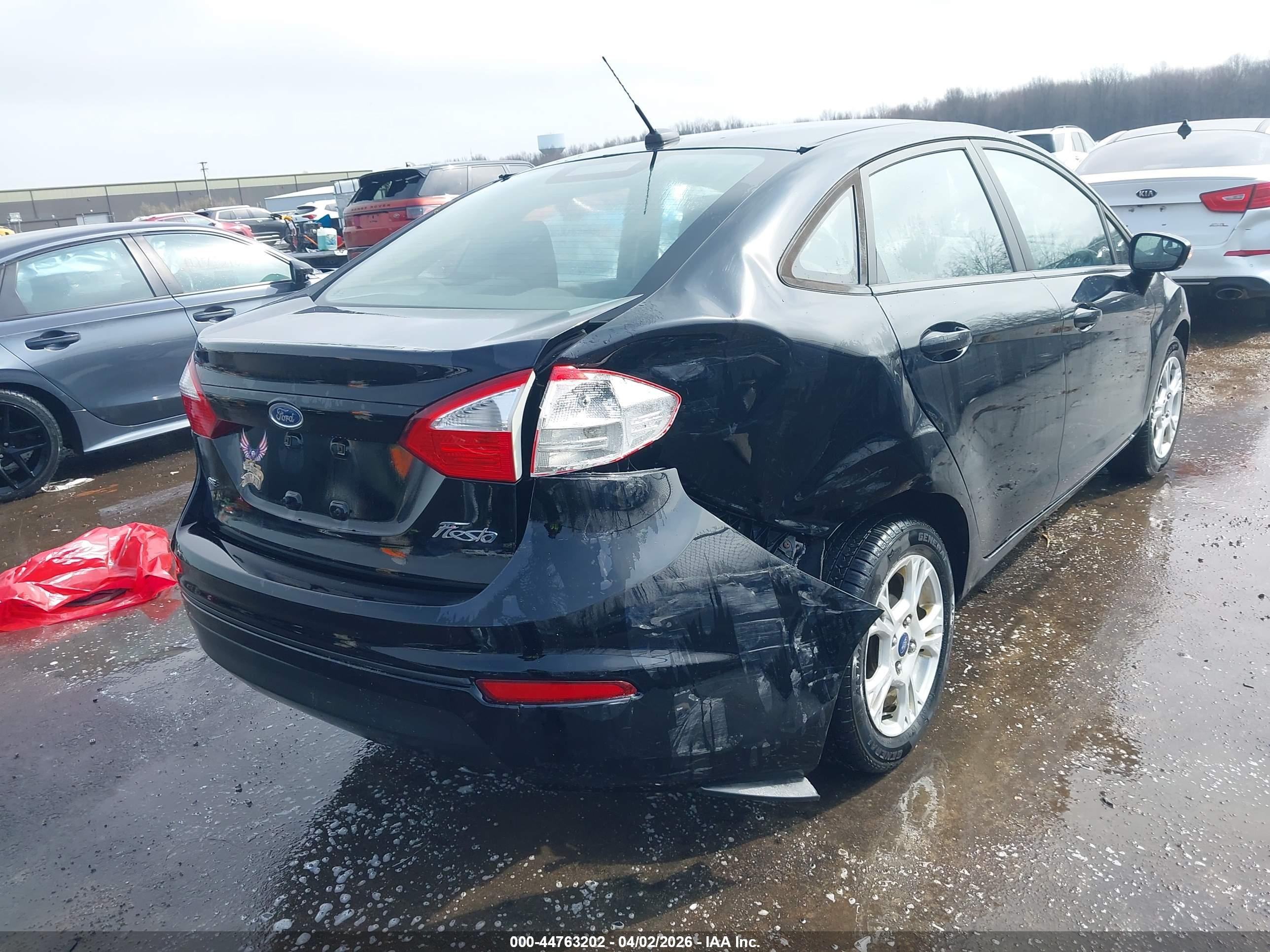 FORD FIESTA image 6