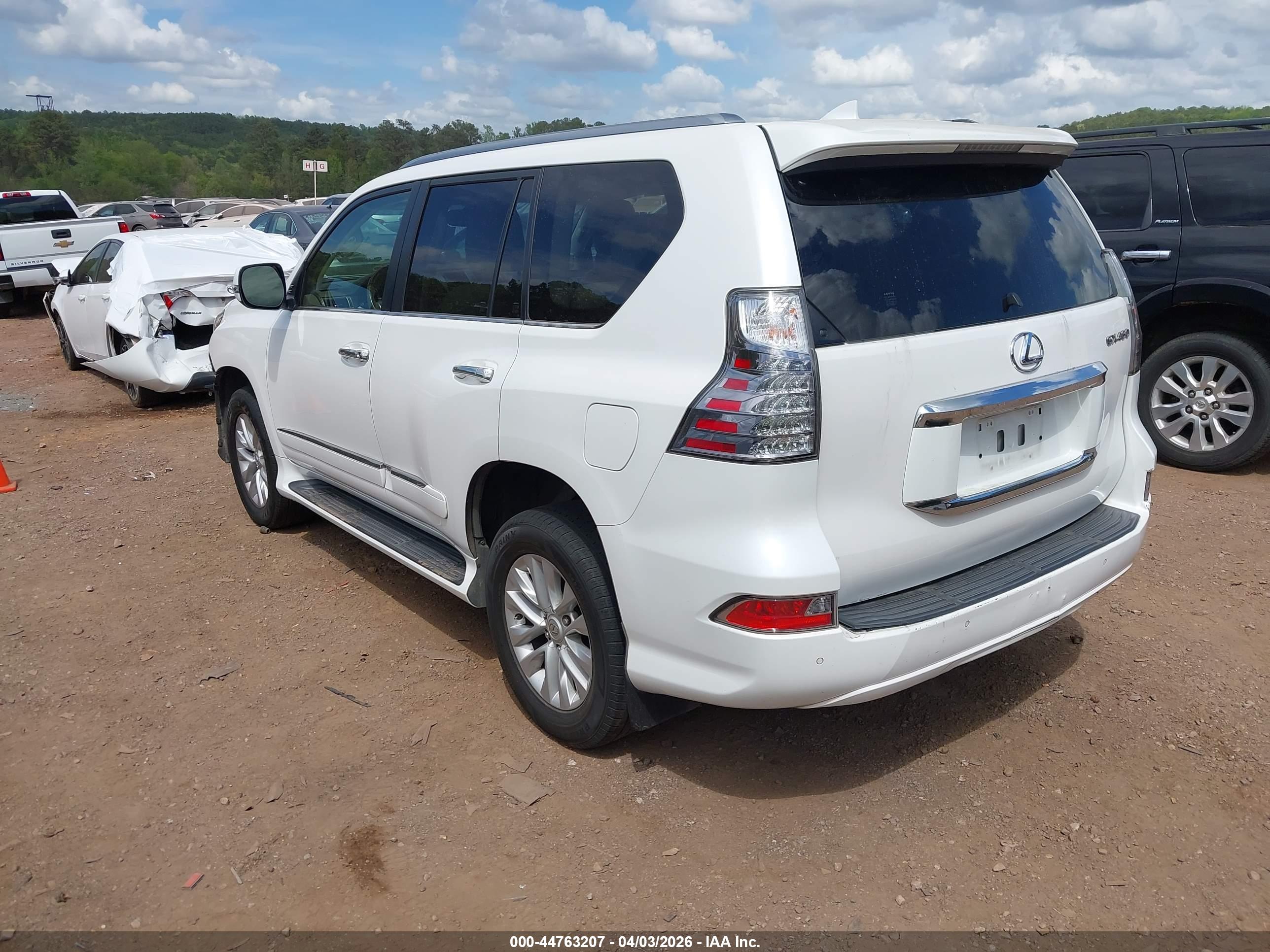 LEXUS GX image 3