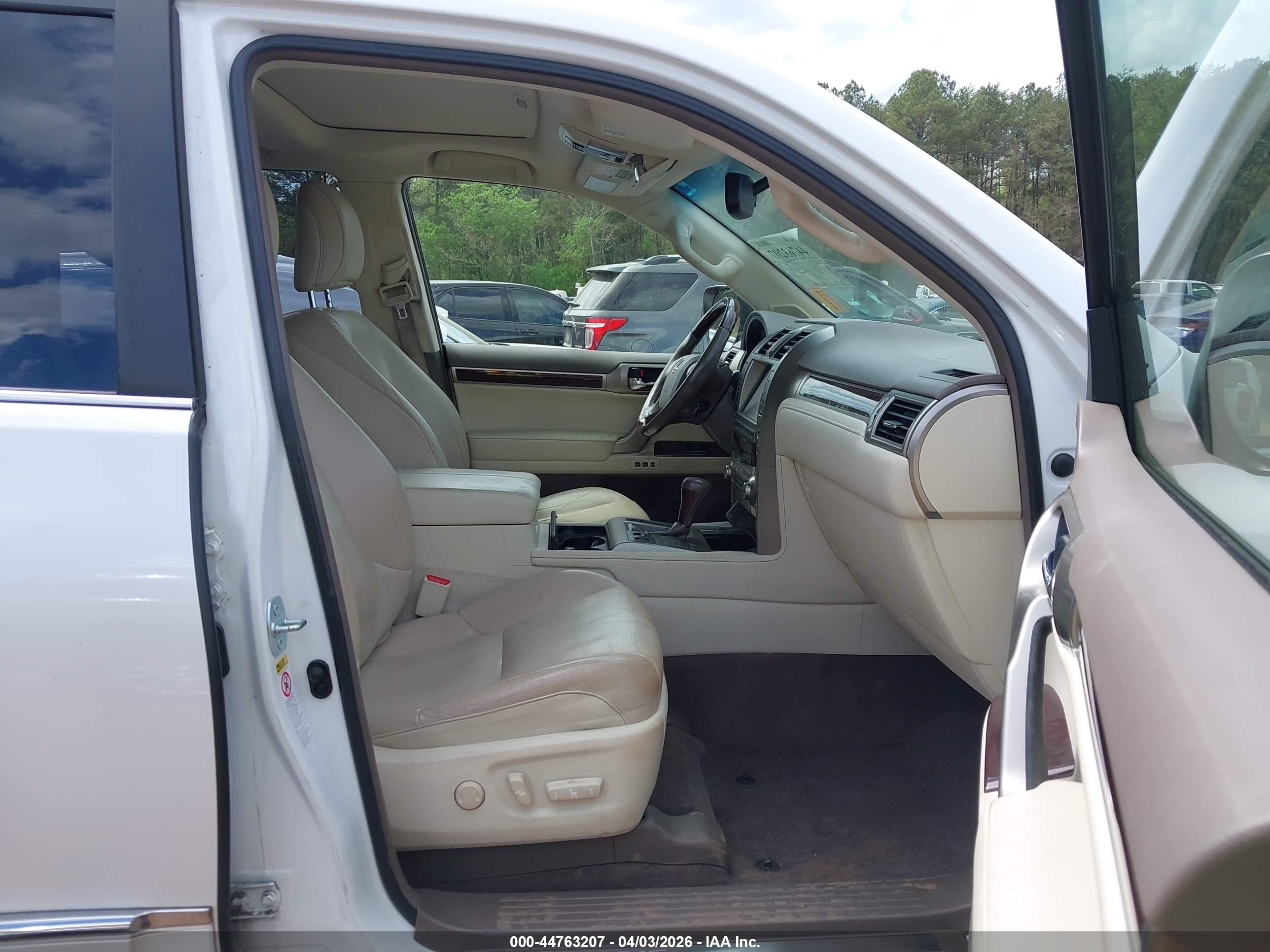 LEXUS GX image 5