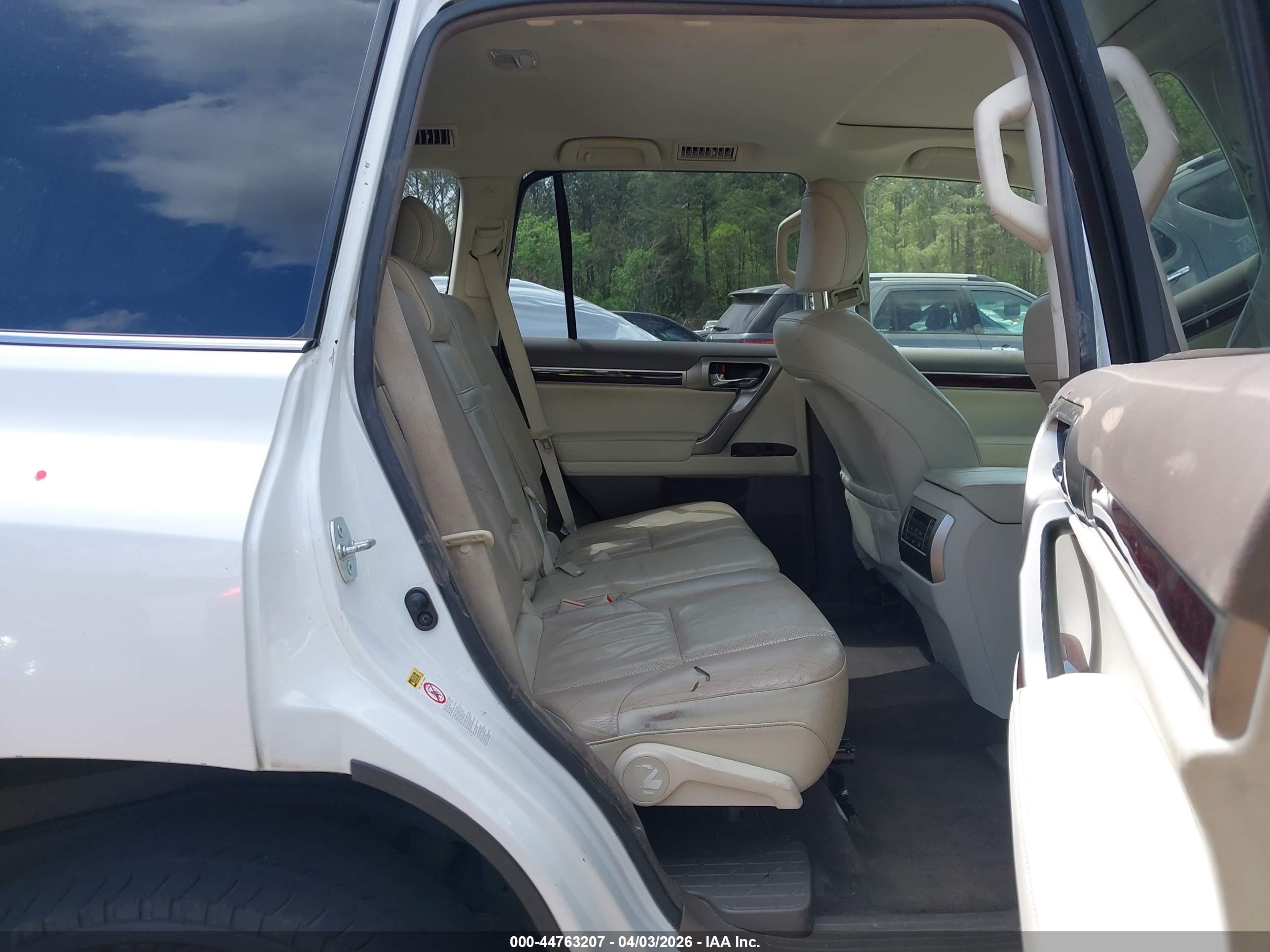 LEXUS GX image 8