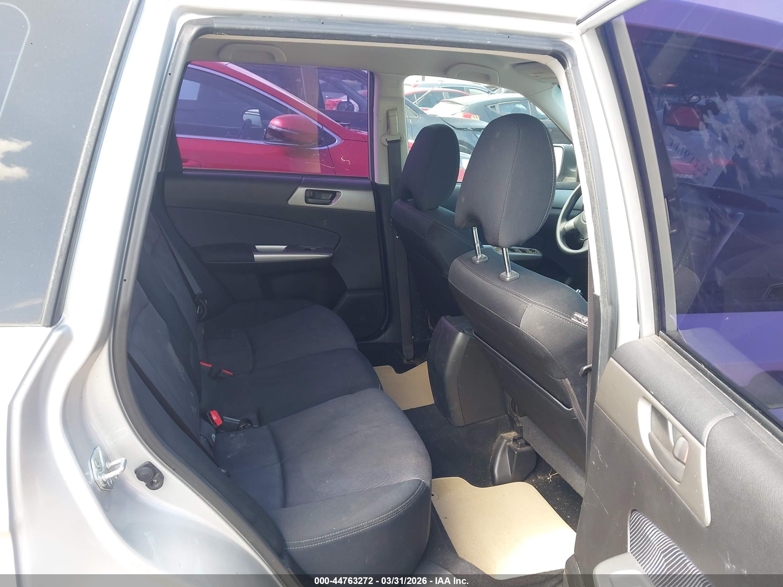 SUBARU FORESTER image 8