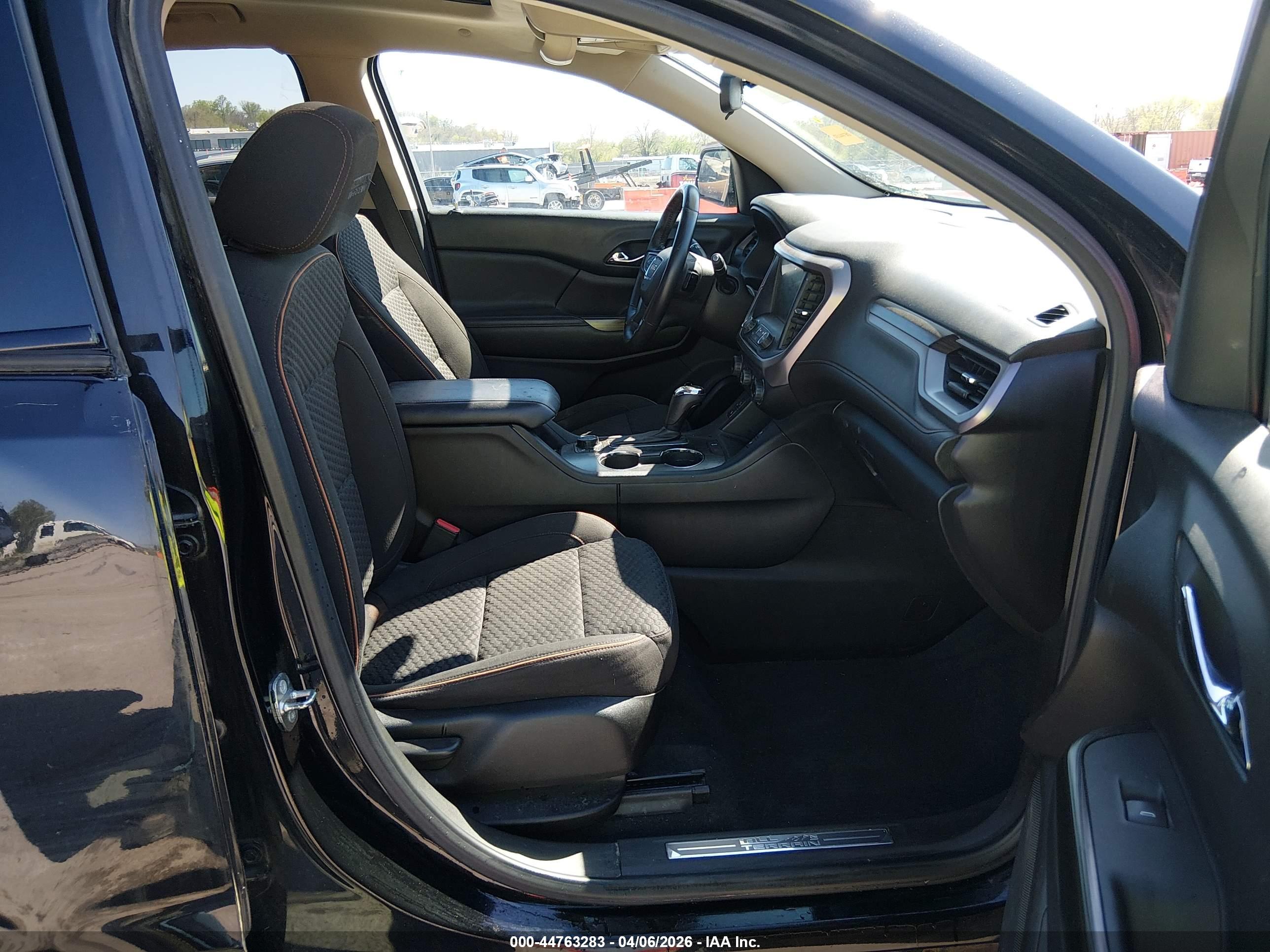 GMC ACADIA image 5