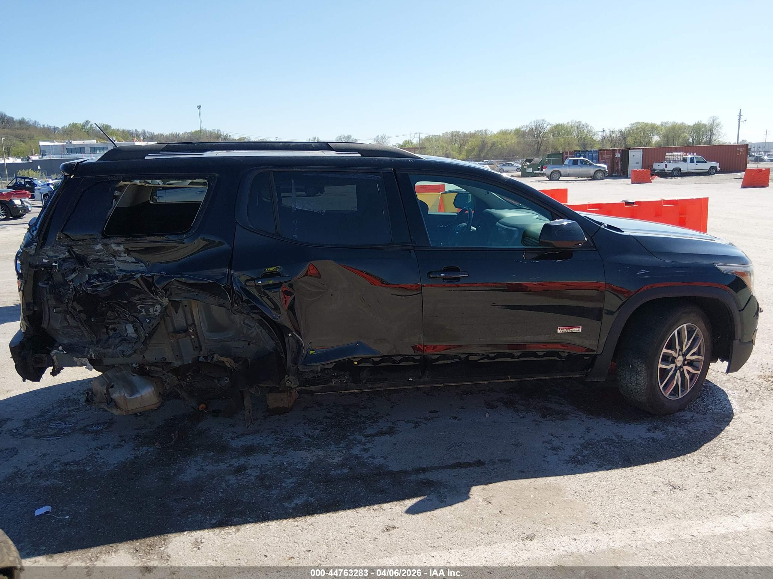 GMC ACADIA image 6