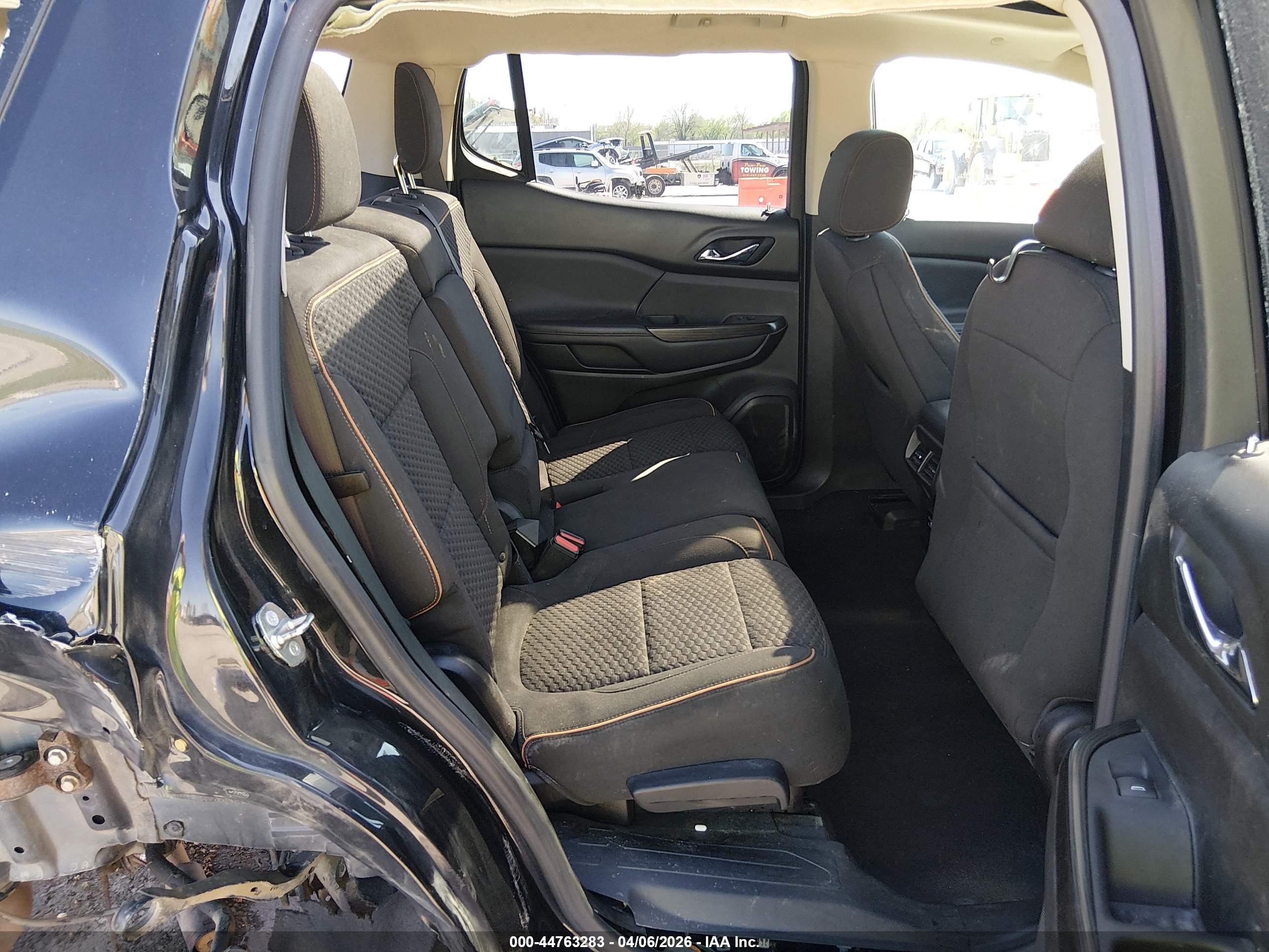 GMC ACADIA image 8