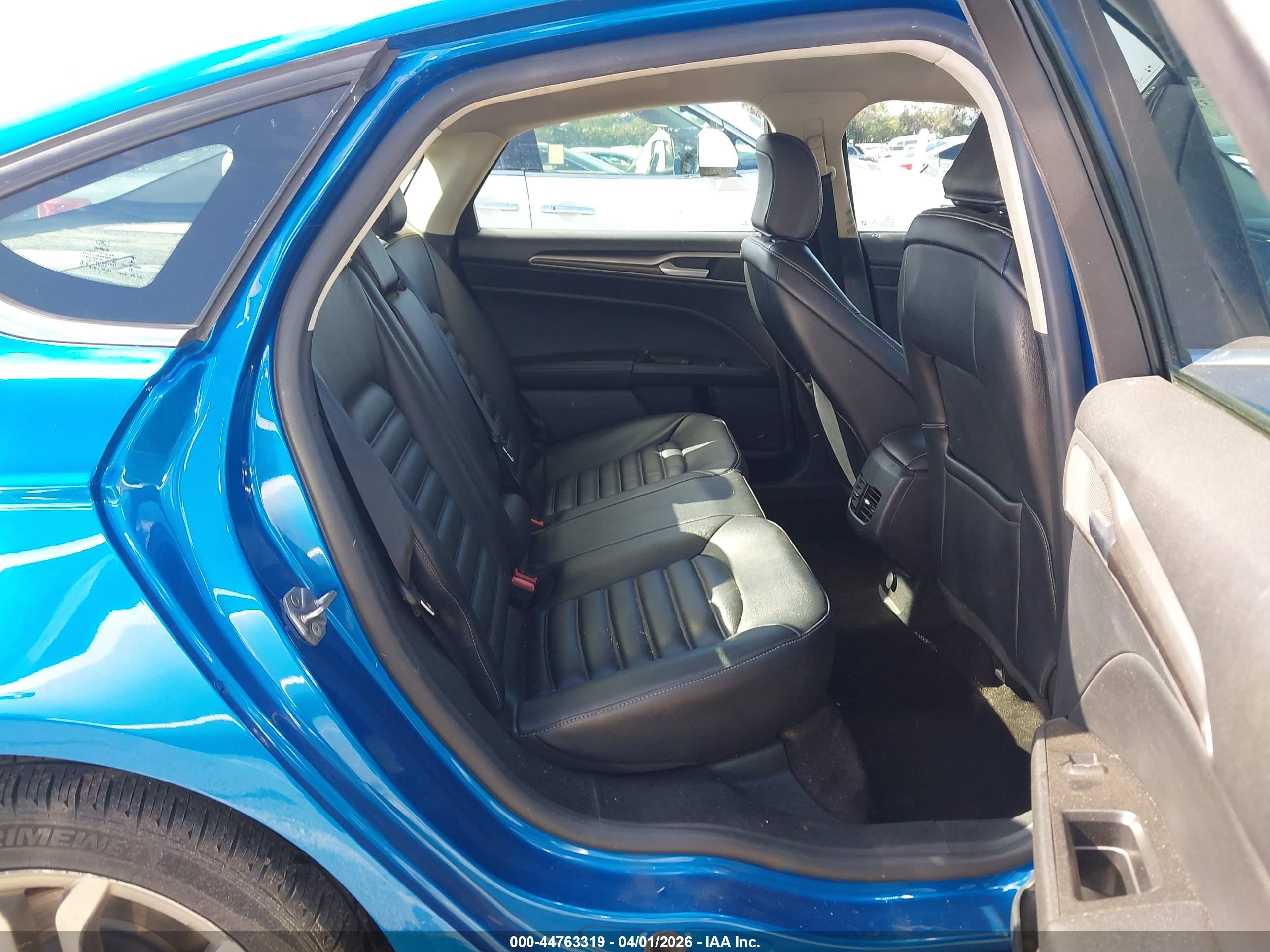 FORD FUSION image 8