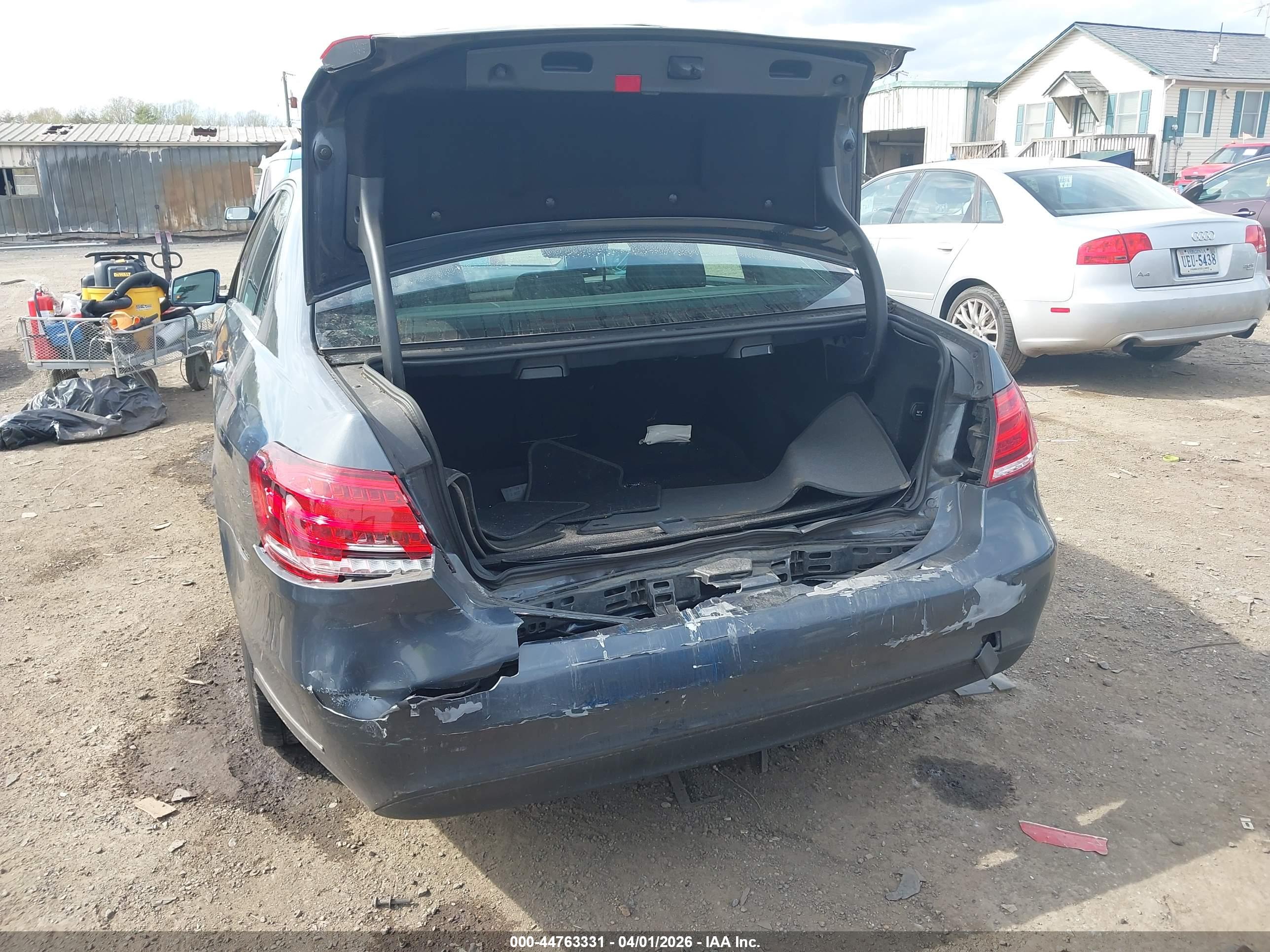 MERCEDES-BENZ E image 6