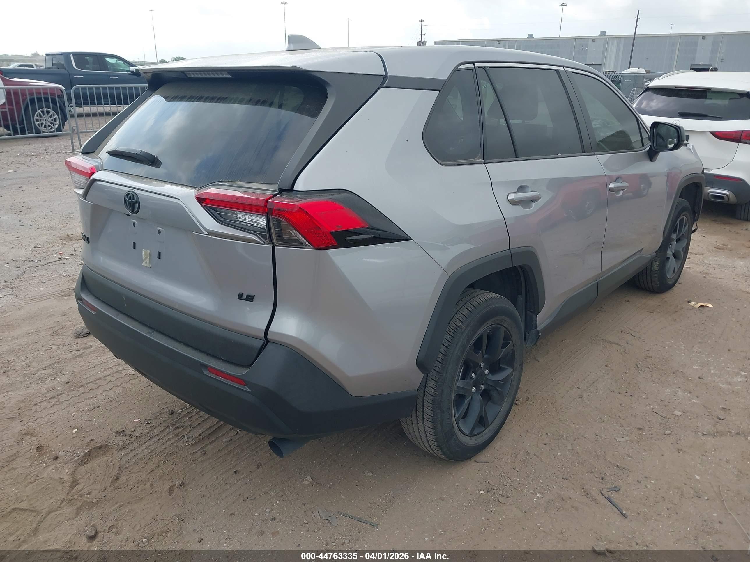 TOYOTA RAV4 image 4