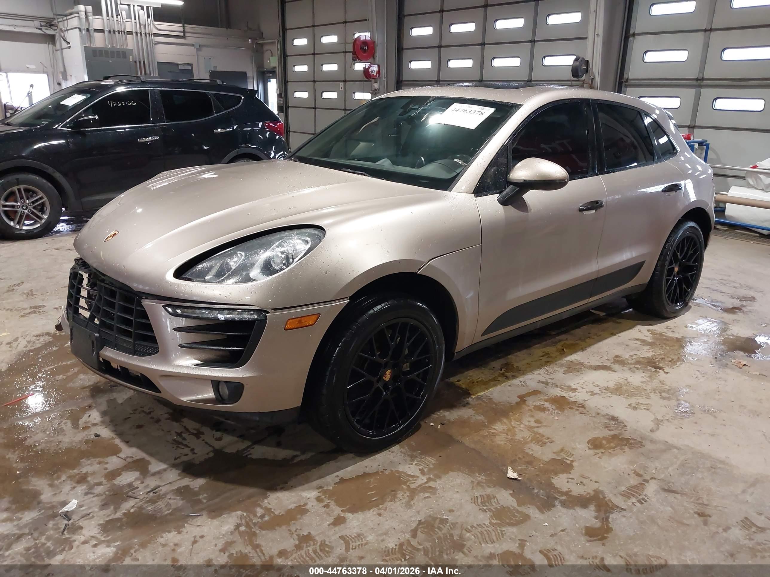 PORSCHE MACAN image 2