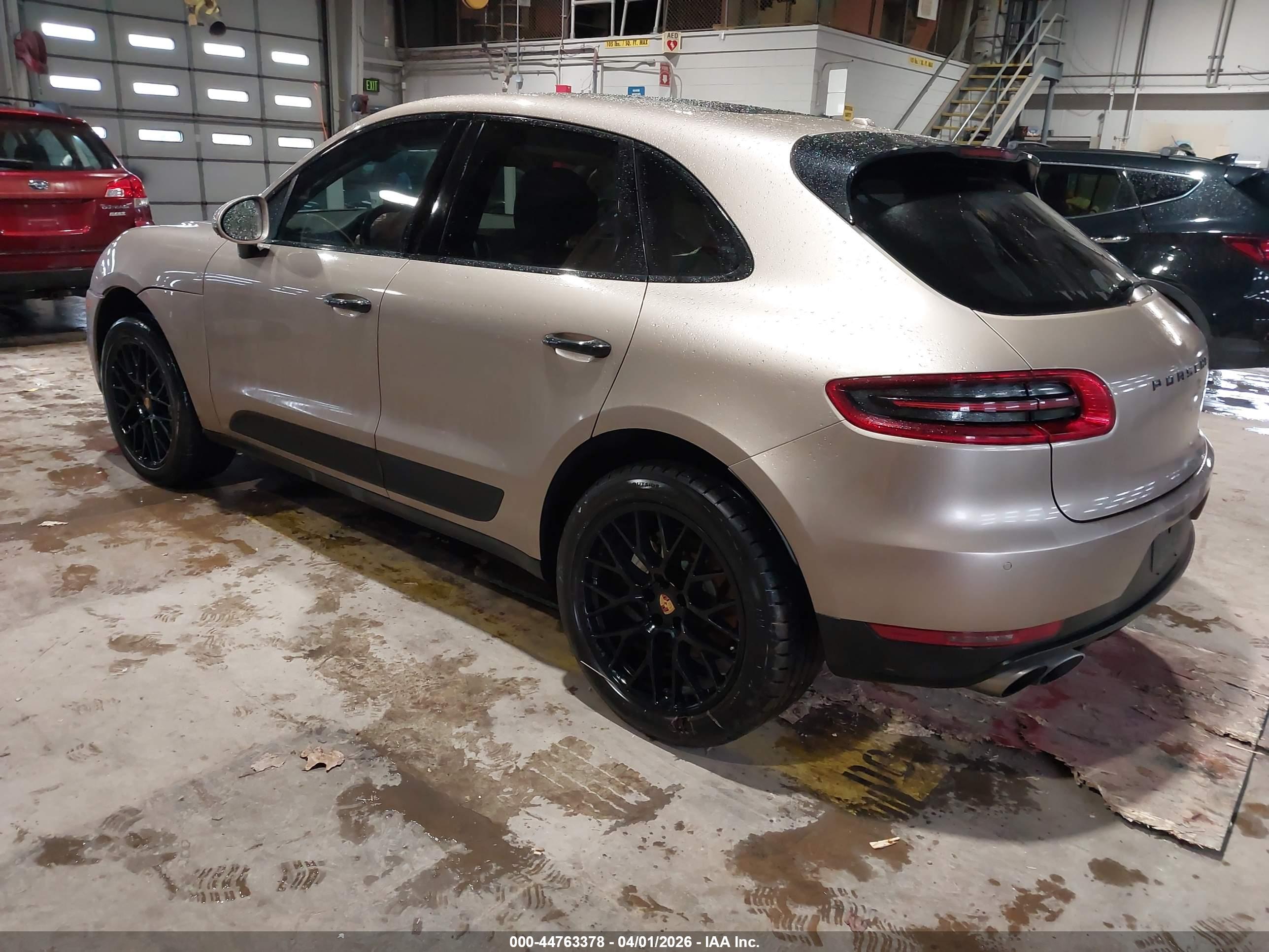 PORSCHE MACAN image 3