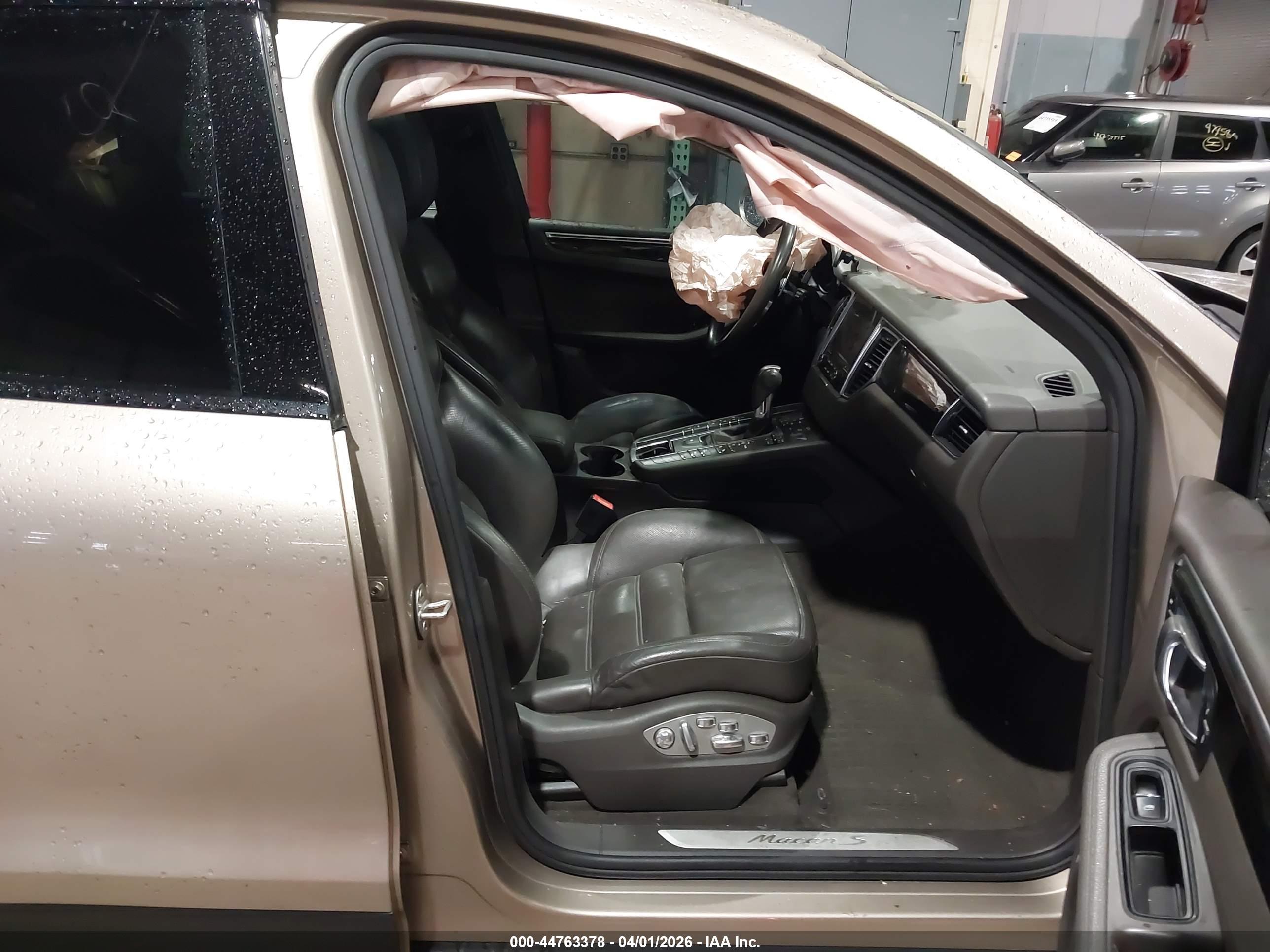PORSCHE MACAN image 5