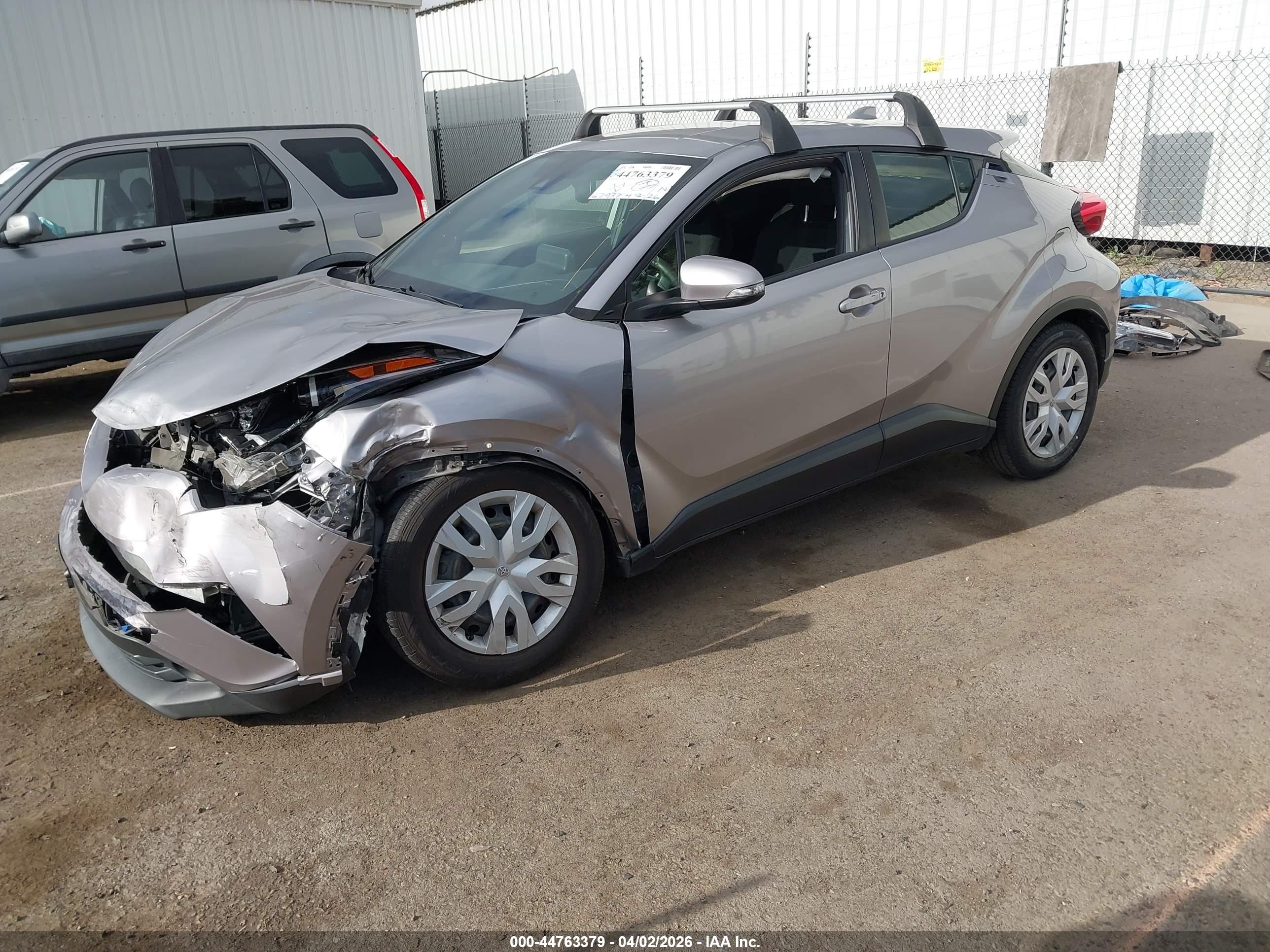 TOYOTA C-HR image 2