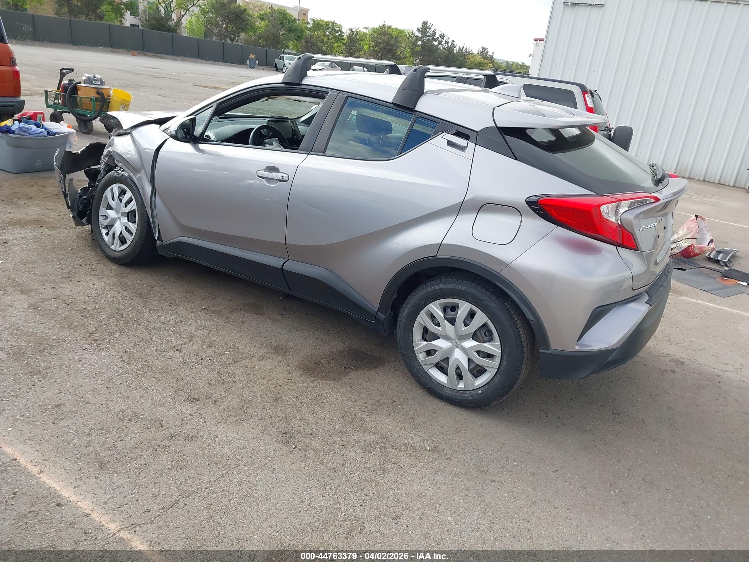 TOYOTA C-HR image 3