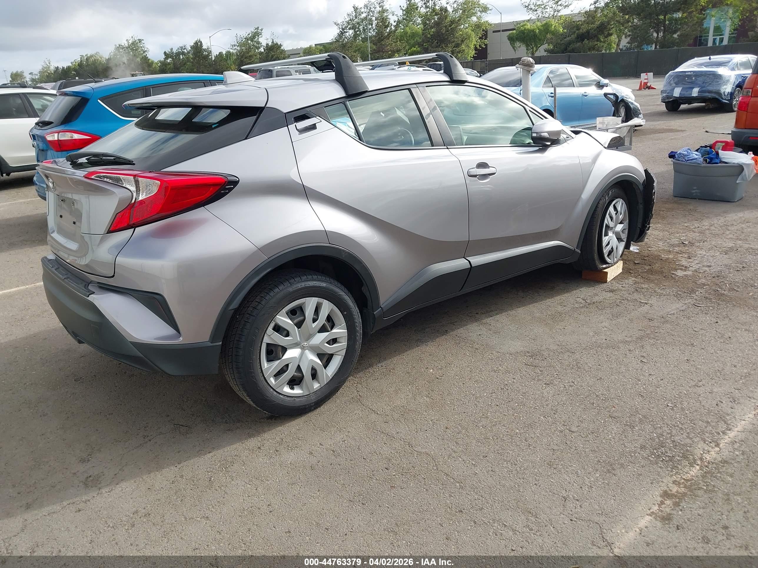 TOYOTA C-HR image 4