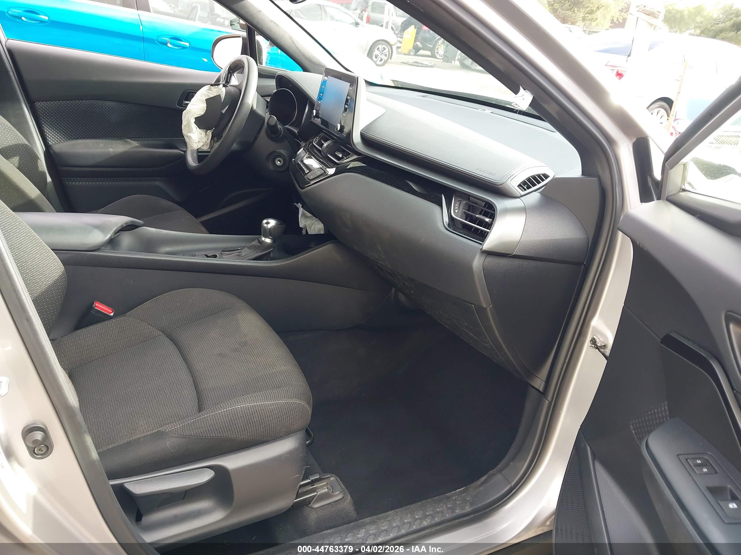 TOYOTA C-HR image 5