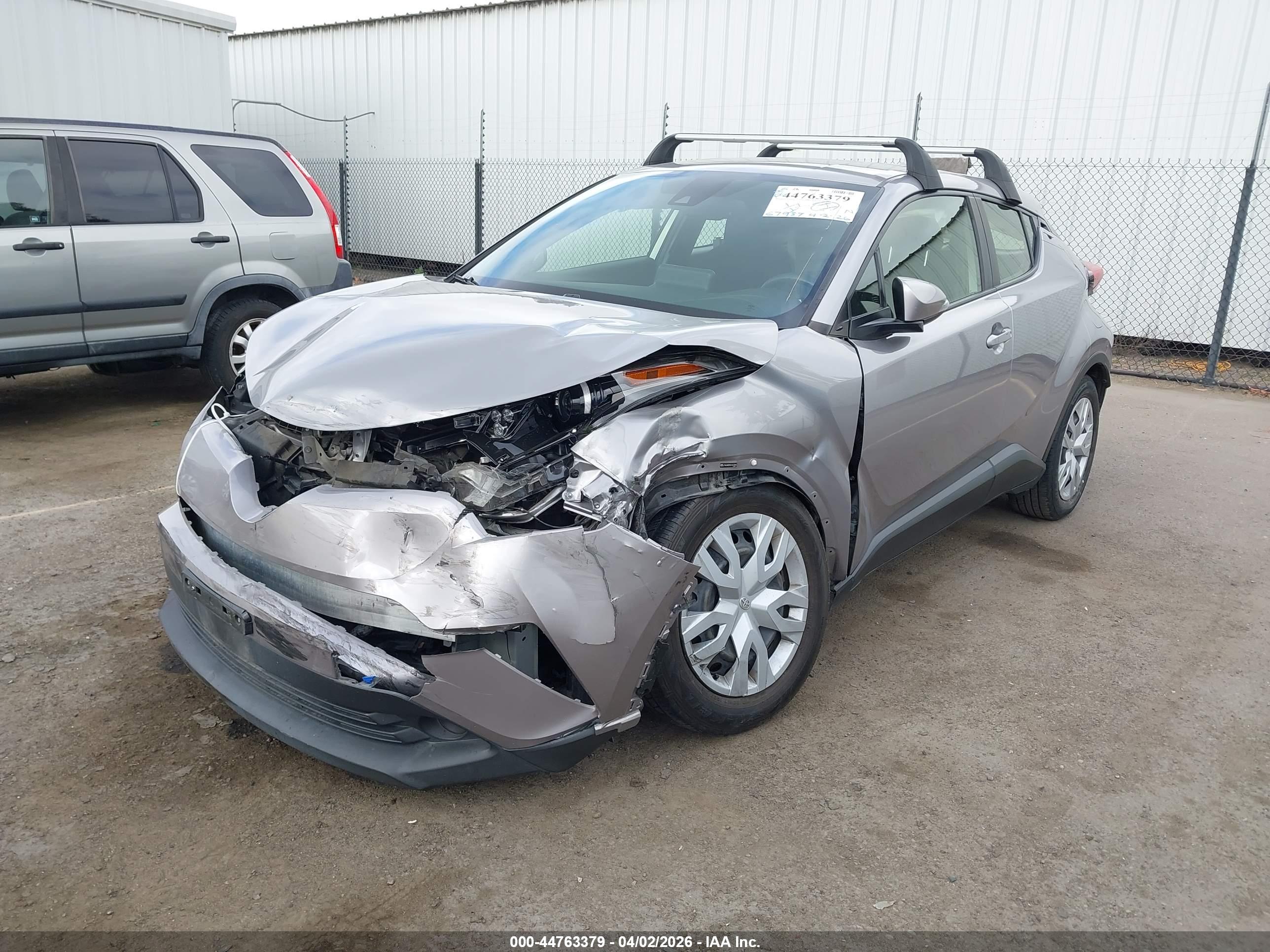 TOYOTA C-HR image 6
