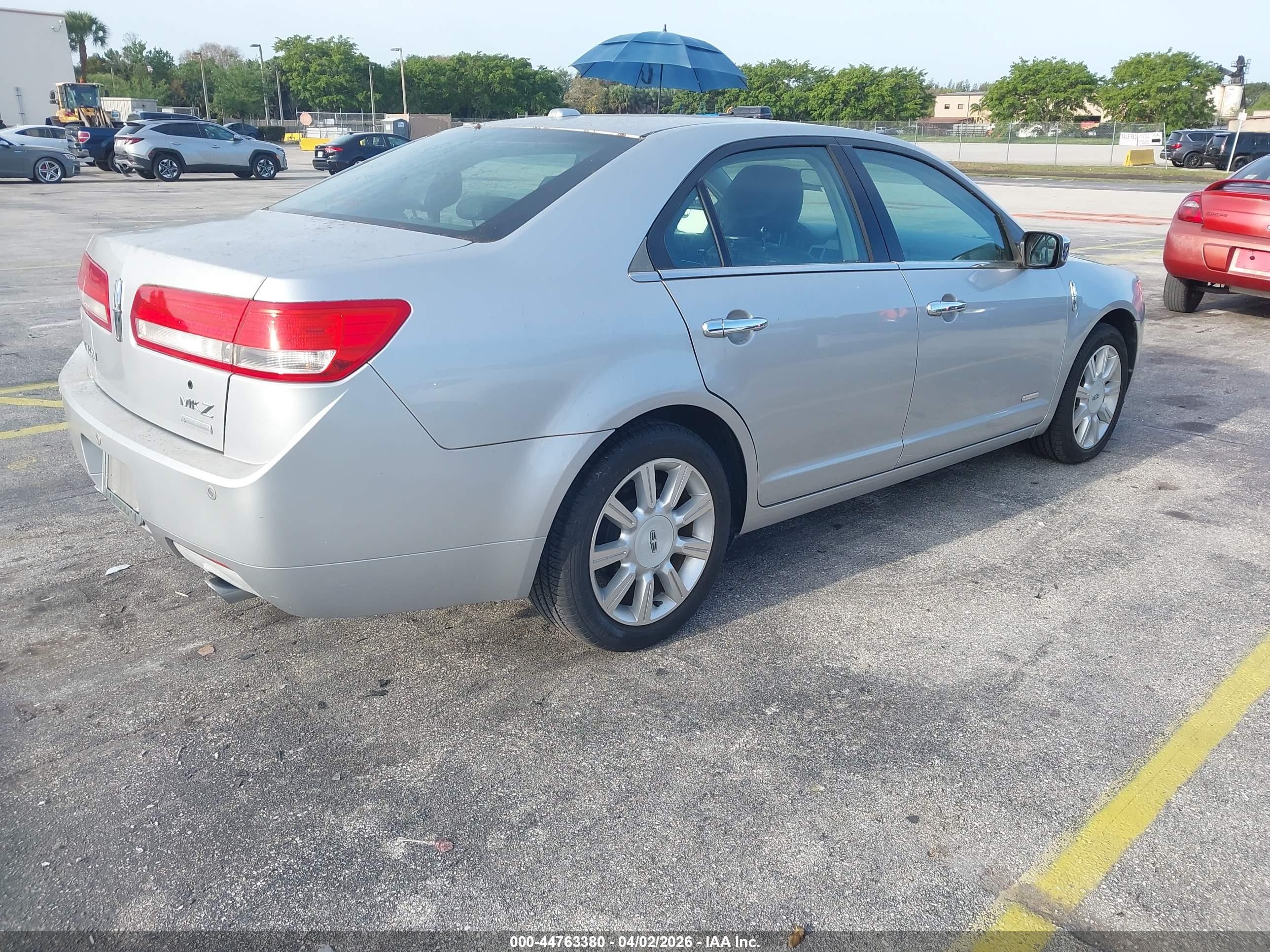 LINCOLN MKZ image 4