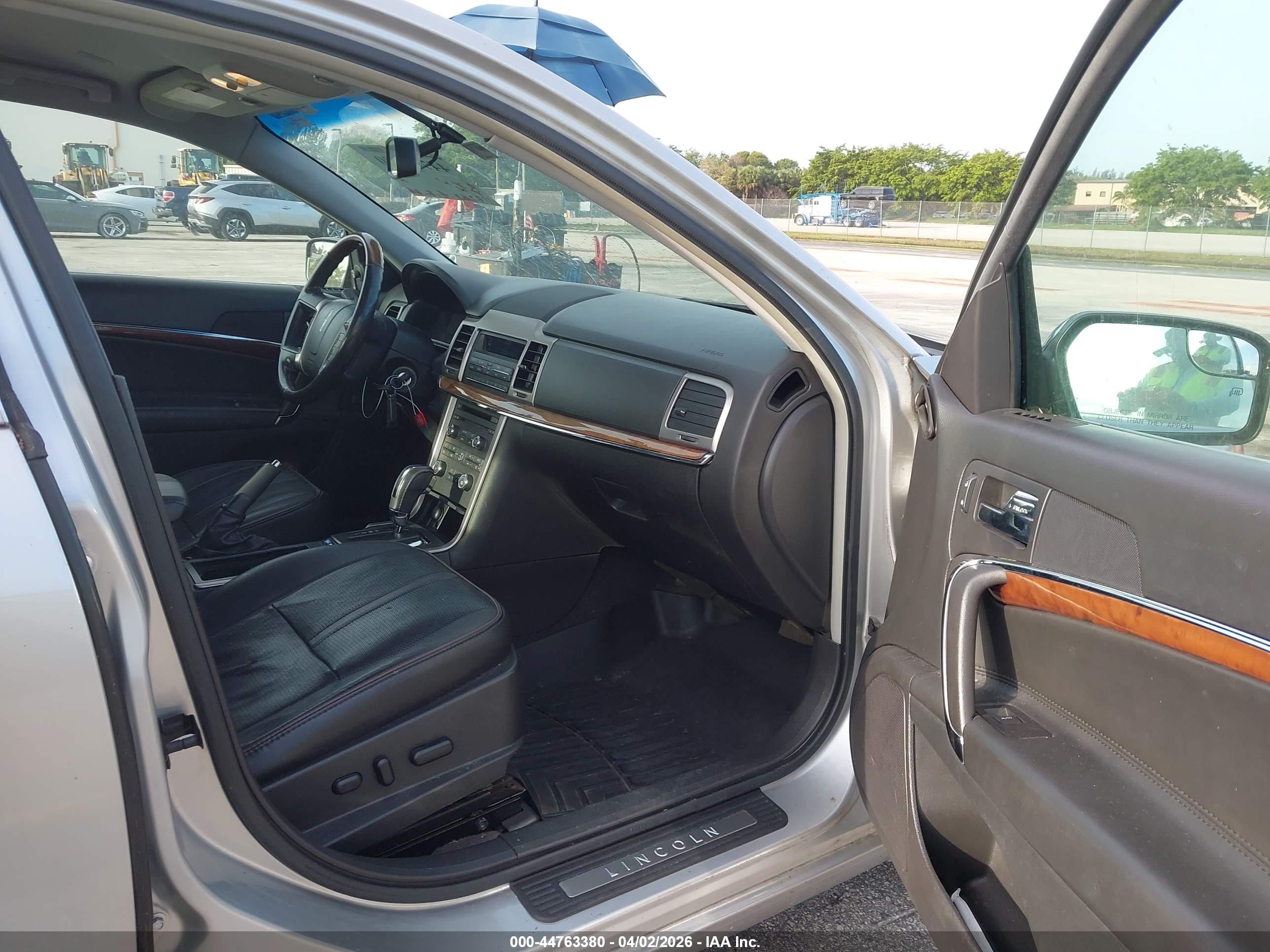 LINCOLN MKZ image 5
