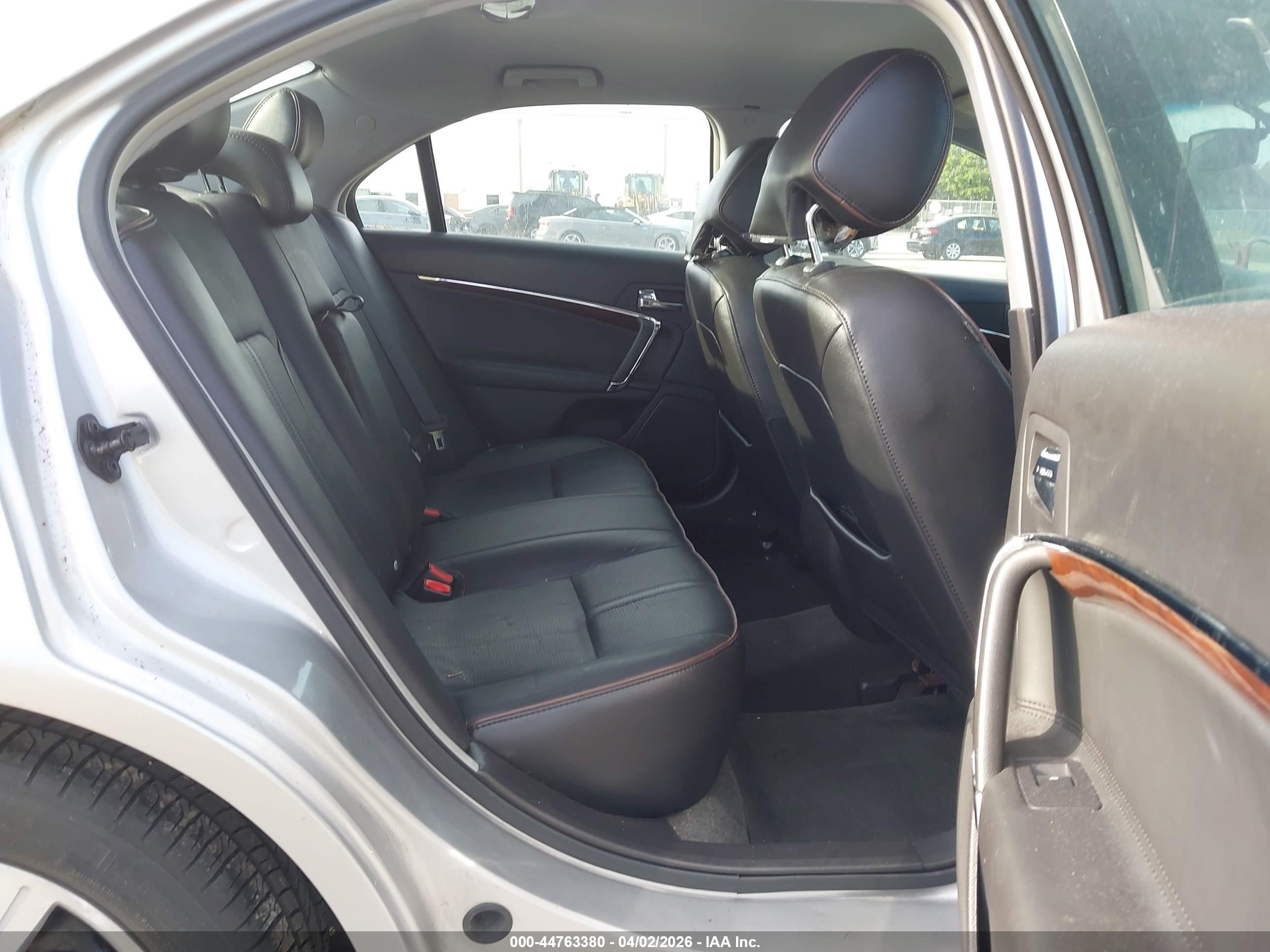 LINCOLN MKZ image 8