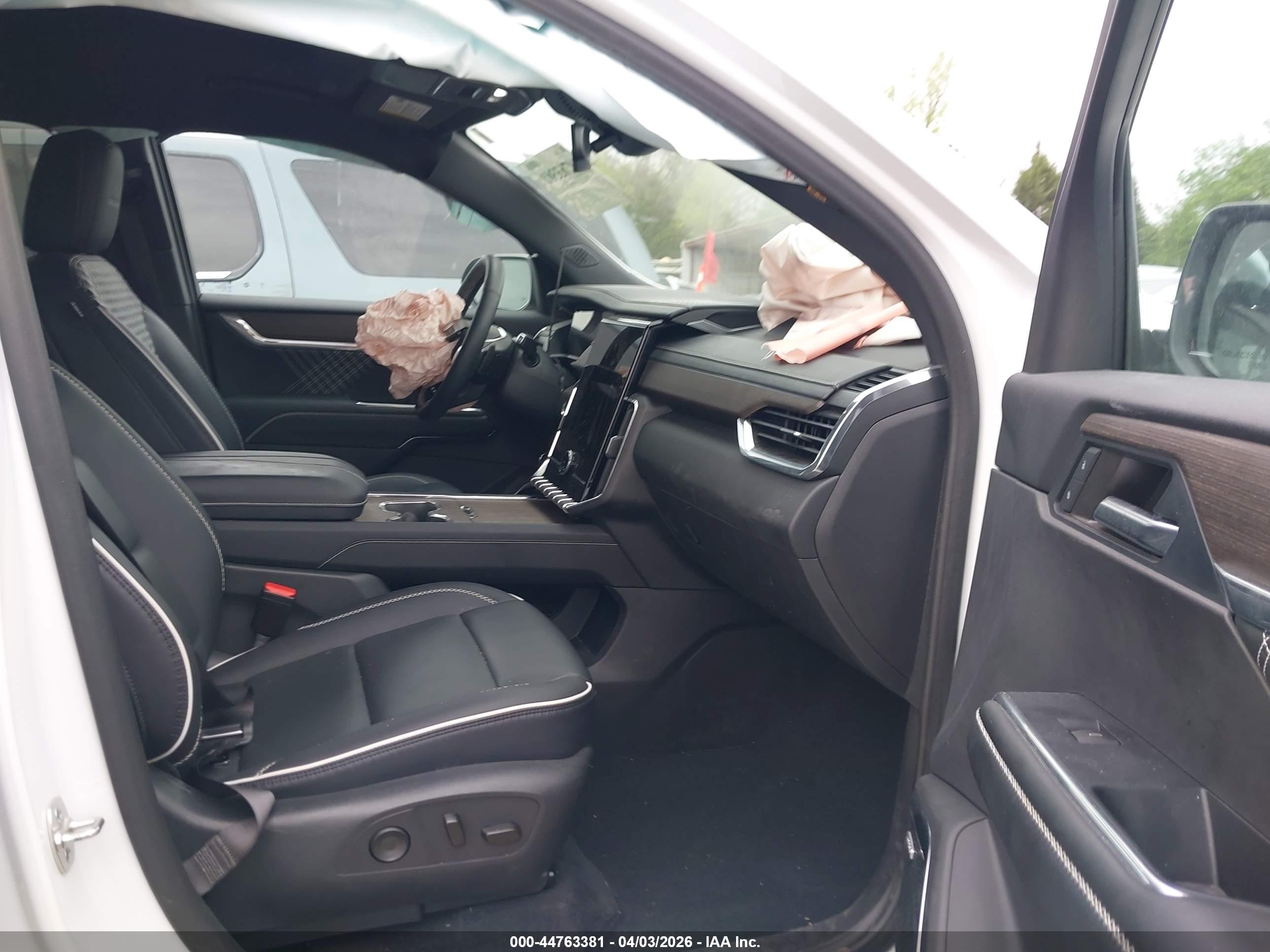 GMC ACADIA image 5