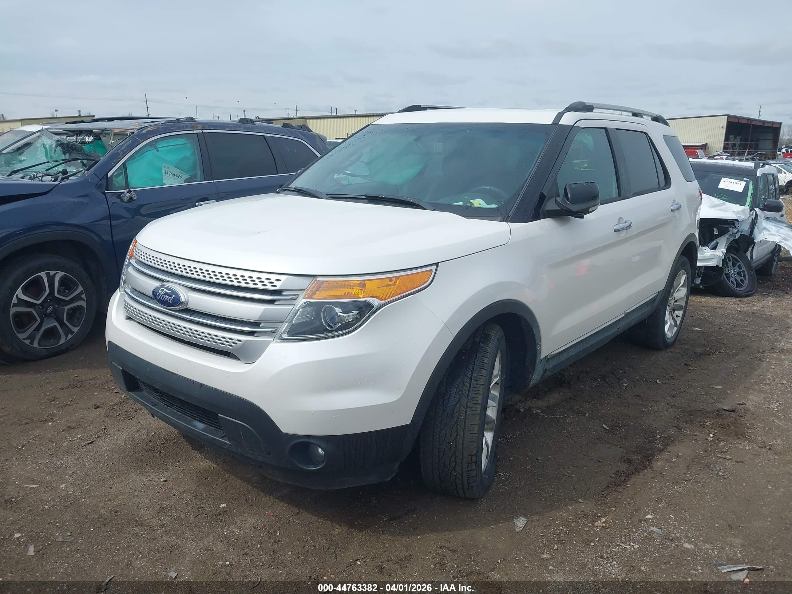 FORD EXPLORER image 2
