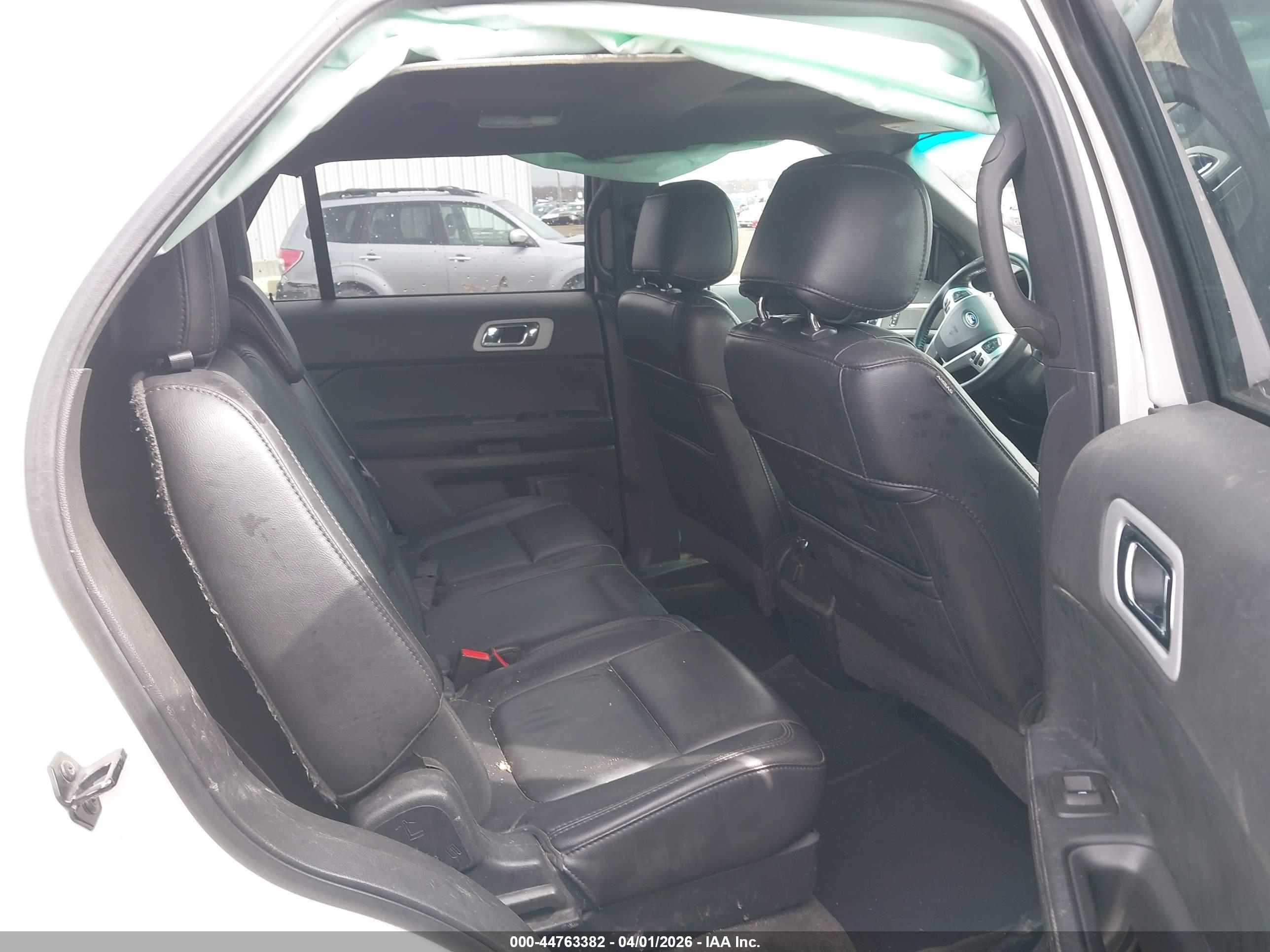 FORD EXPLORER image 8