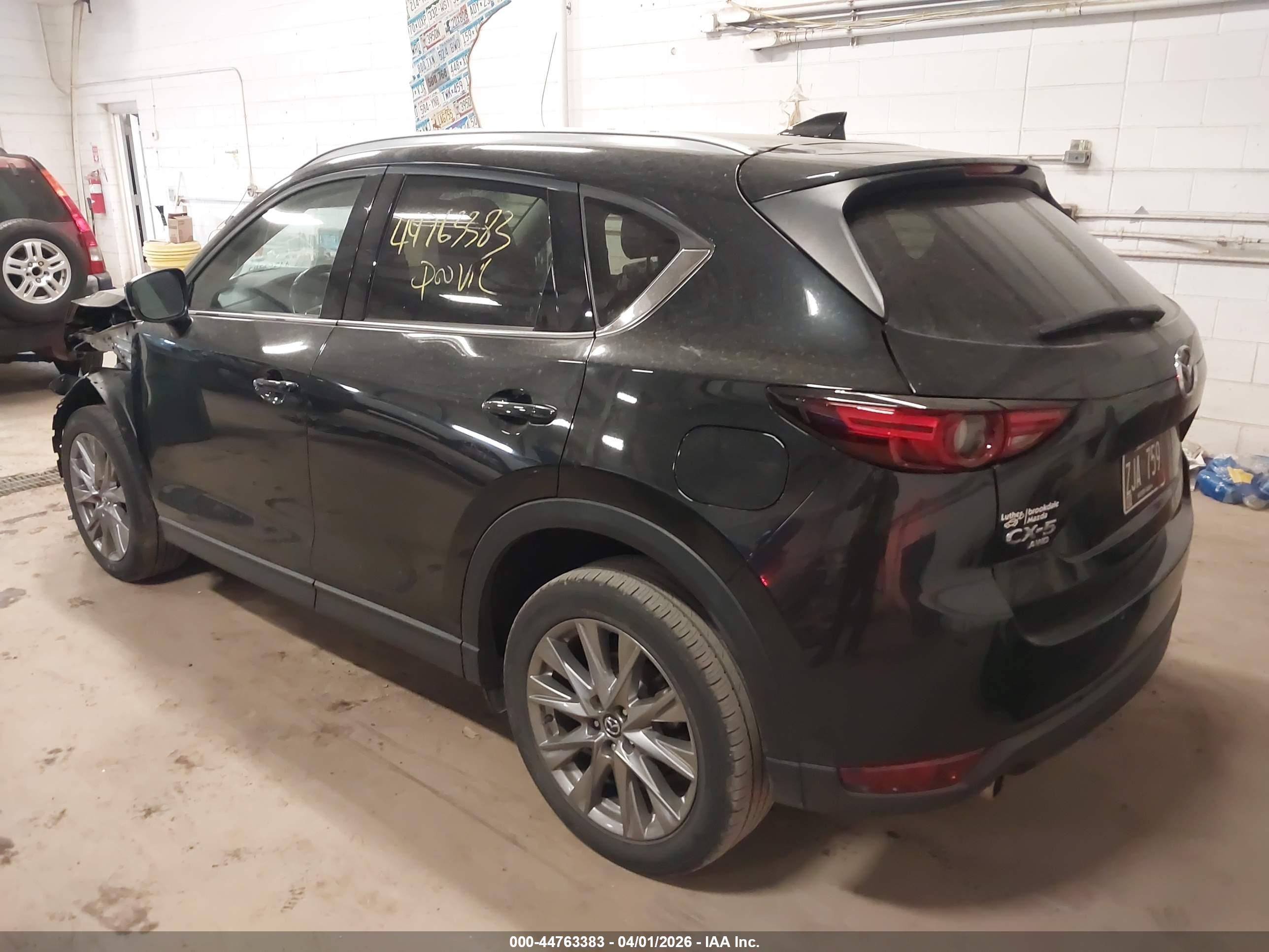 MAZDA CX-5 image 3