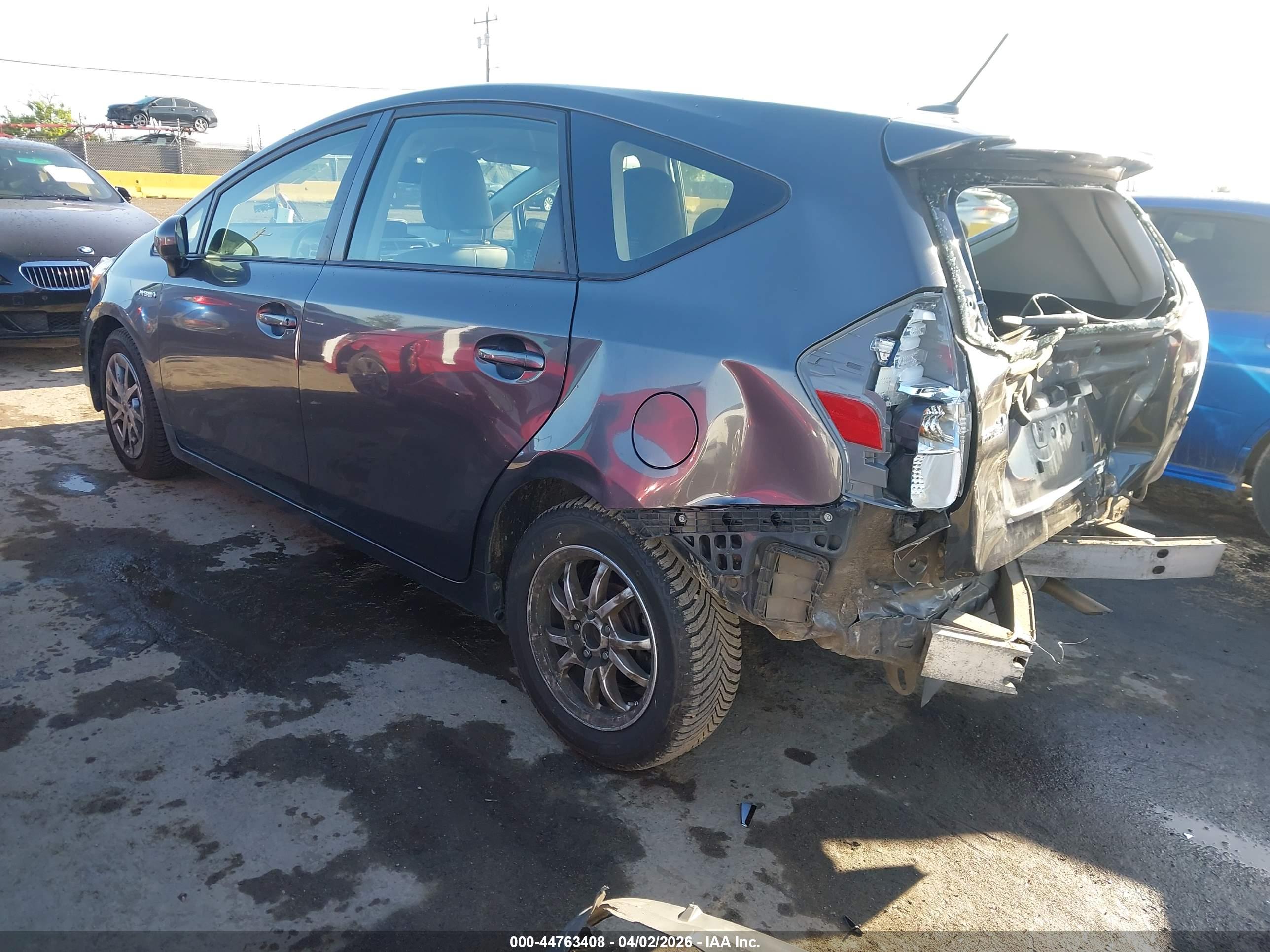 TOYOTA PRIUS image 3