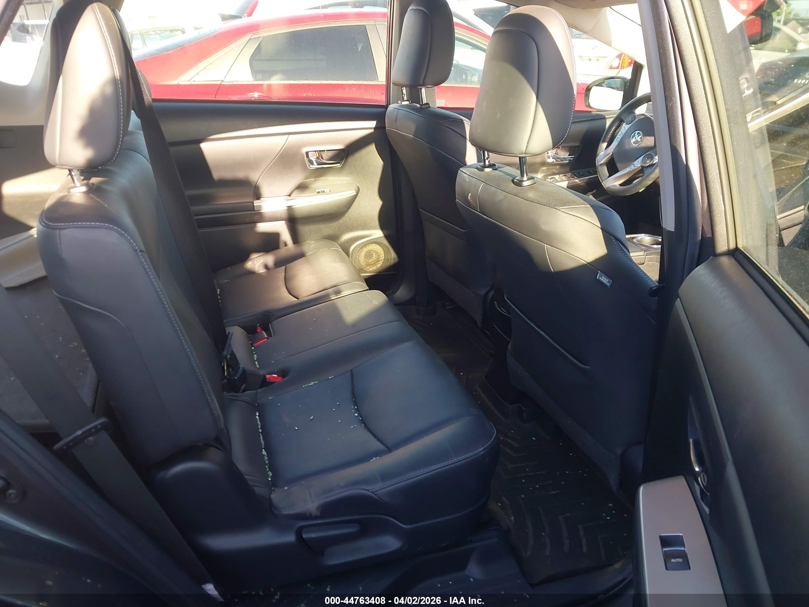 TOYOTA PRIUS image 8