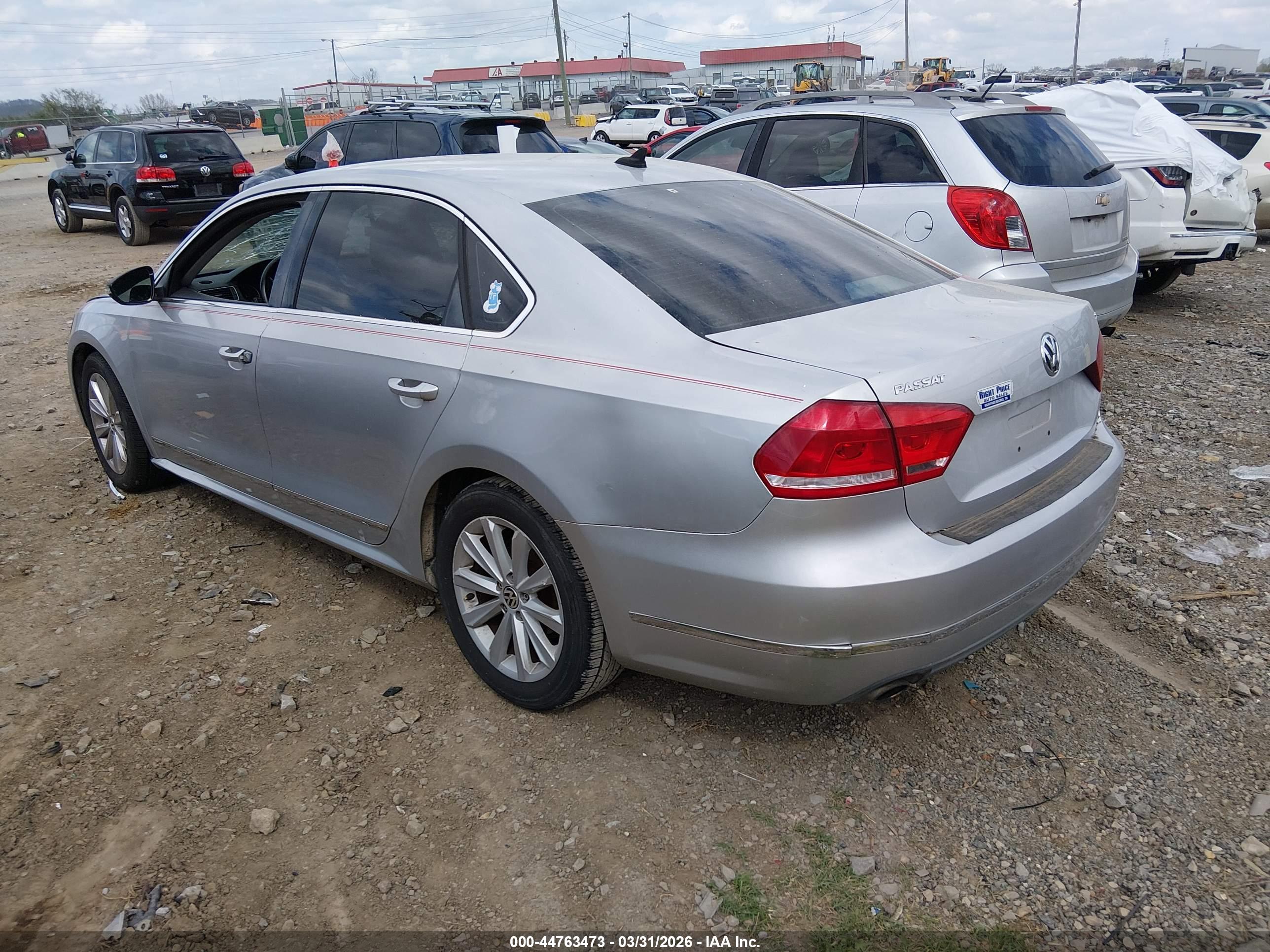VOLKSWAGEN PASSAT image 3