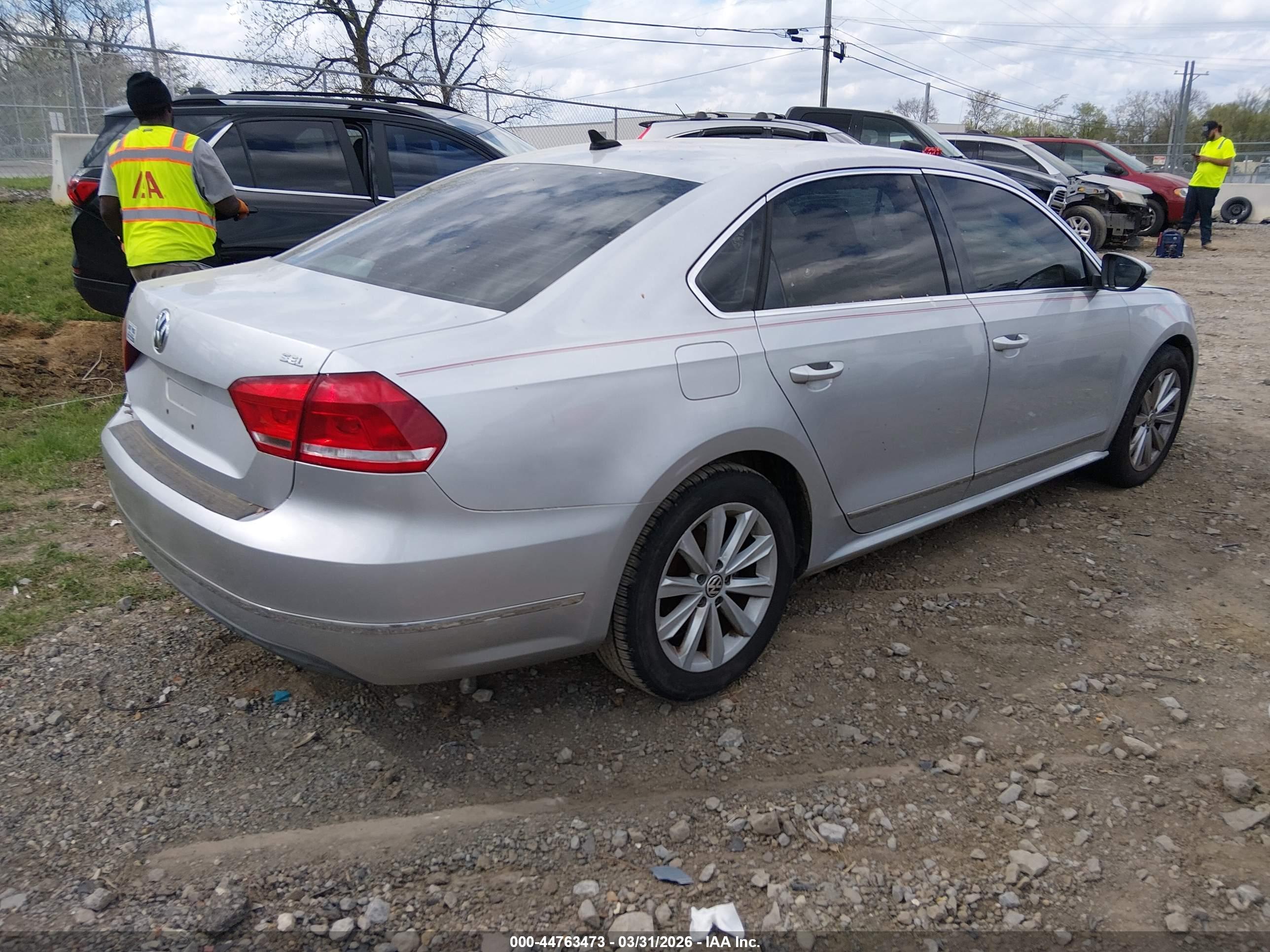 VOLKSWAGEN PASSAT image 4