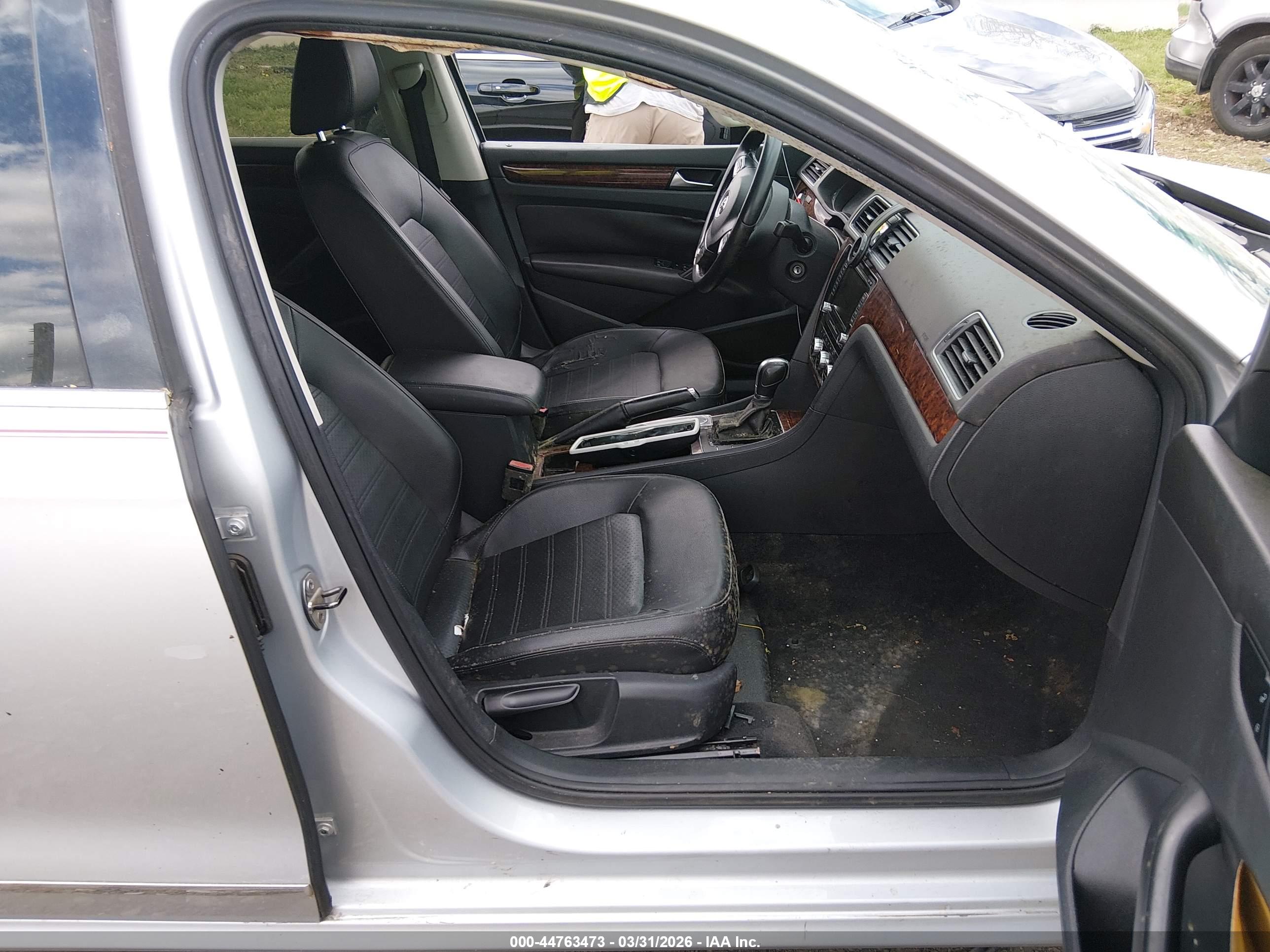 VOLKSWAGEN PASSAT image 5