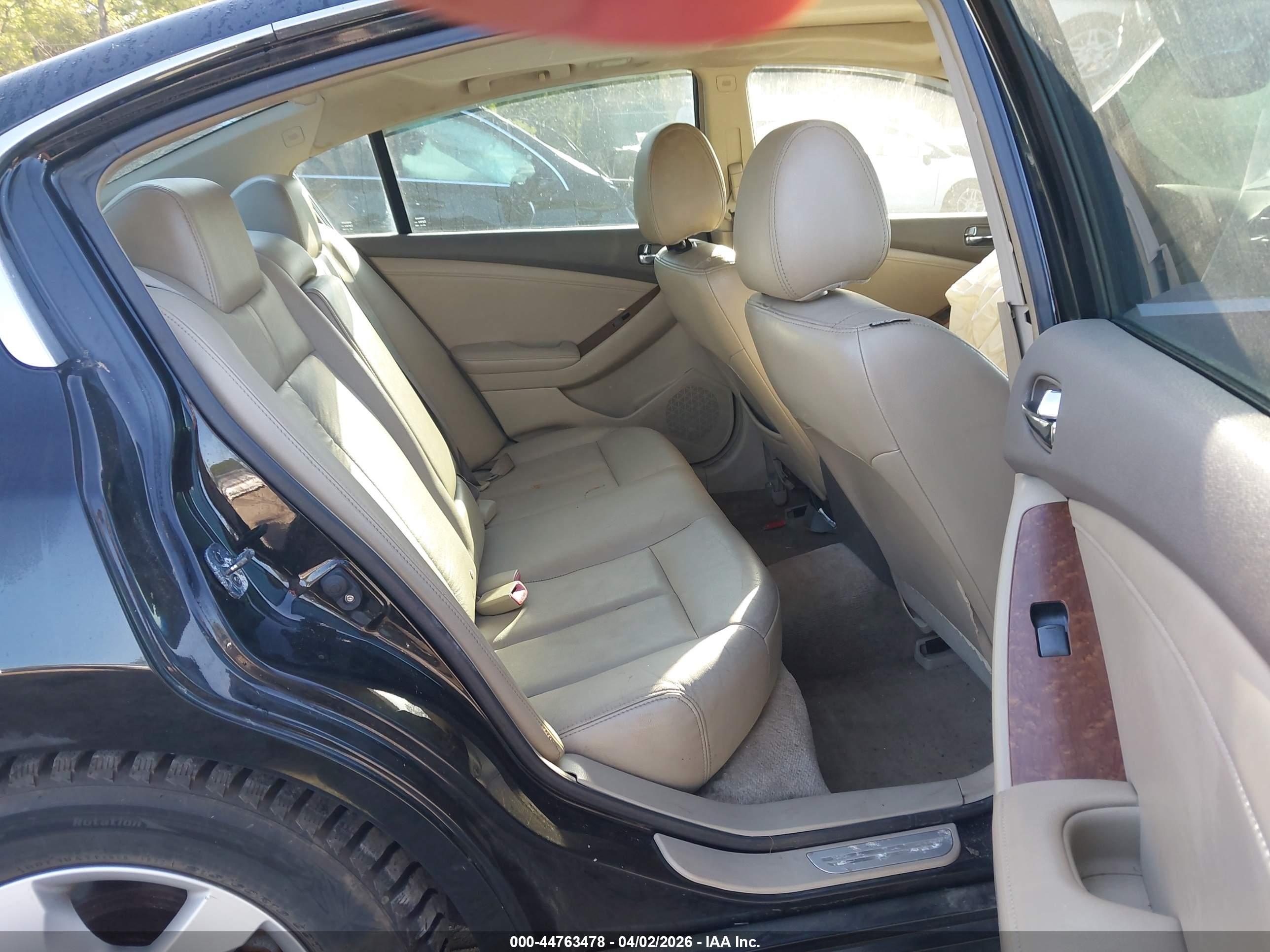 NISSAN ALTIMA image 8