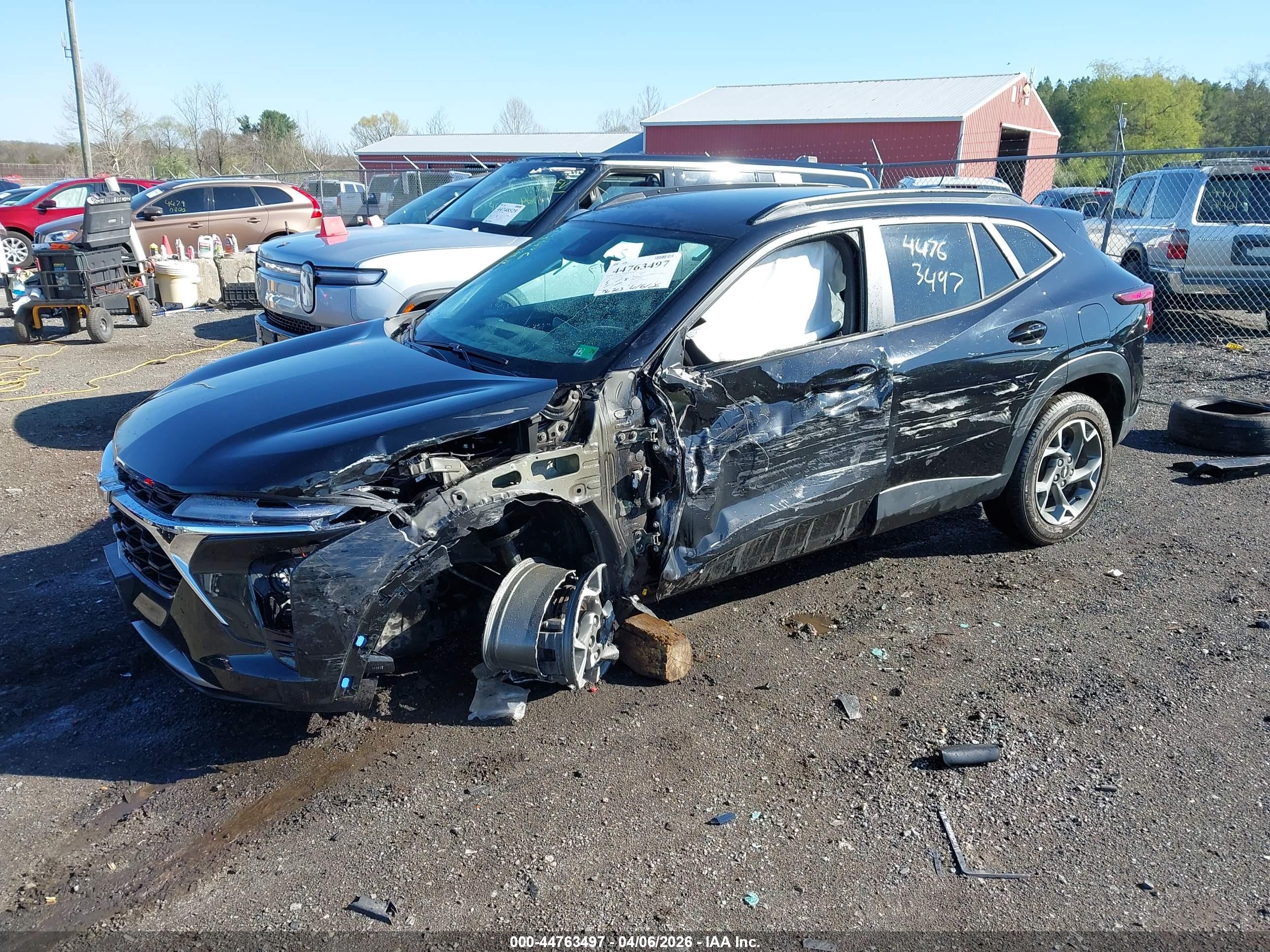 CHEVROLET TRAX image 2