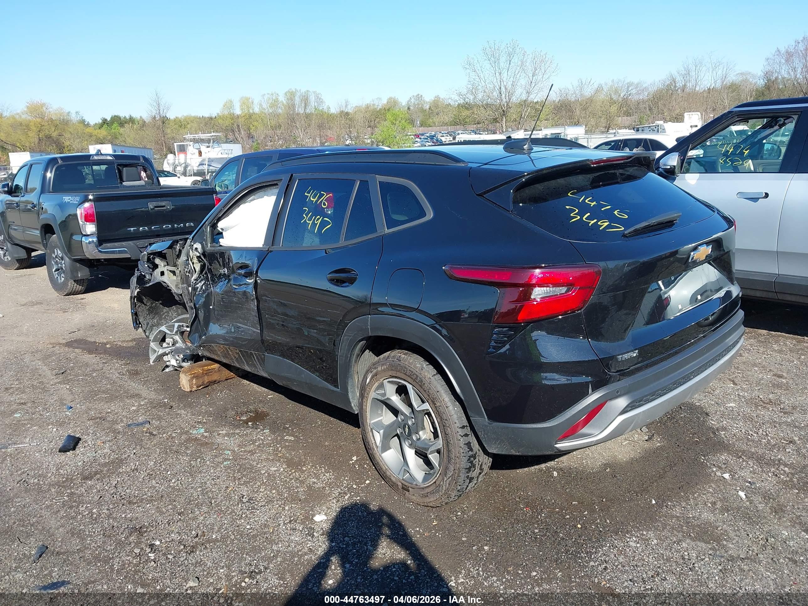 CHEVROLET TRAX image 3