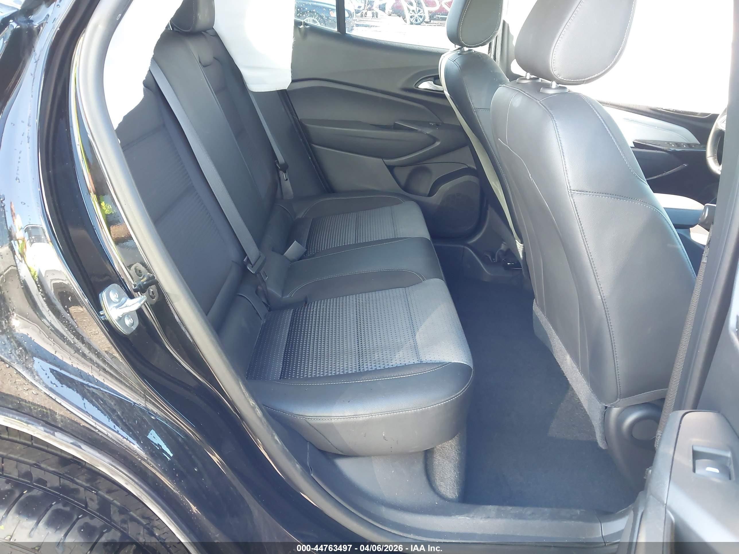 CHEVROLET TRAX image 8