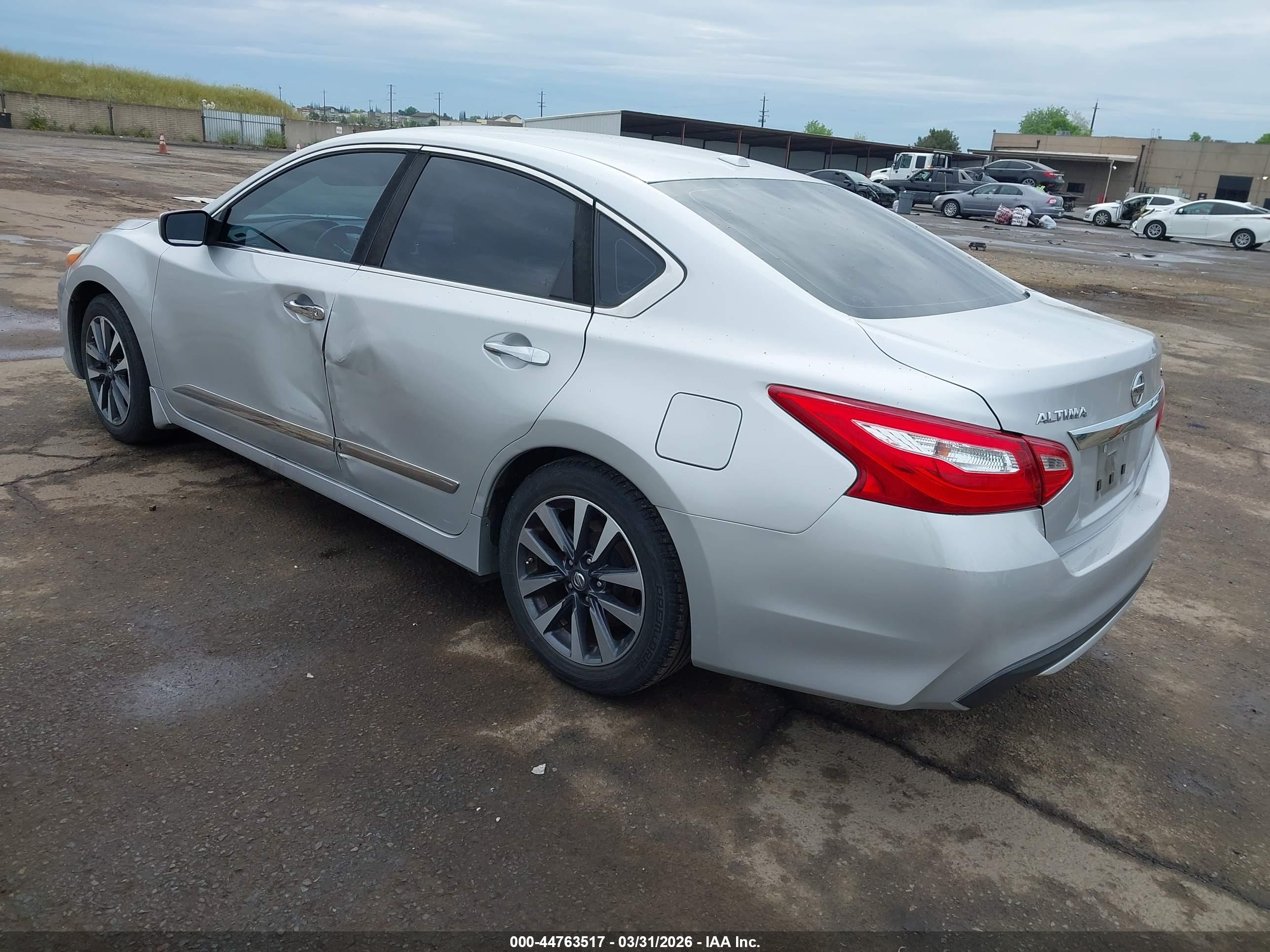 NISSAN ALTIMA image 3