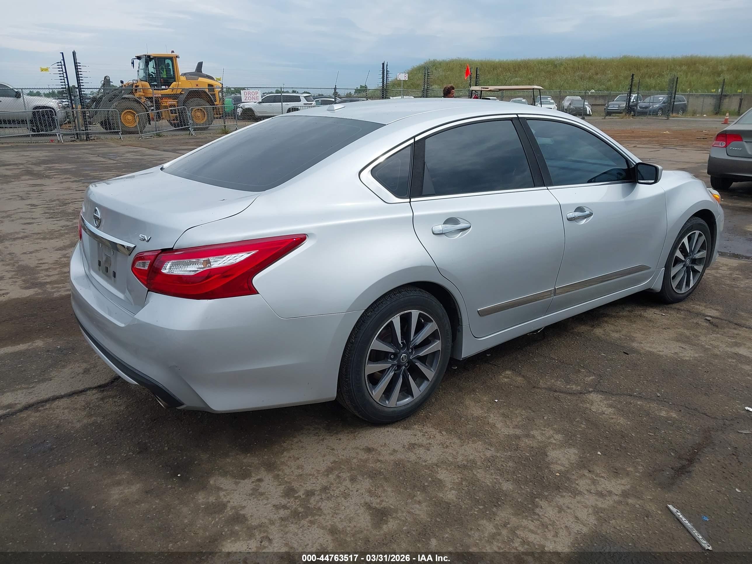 NISSAN ALTIMA image 4