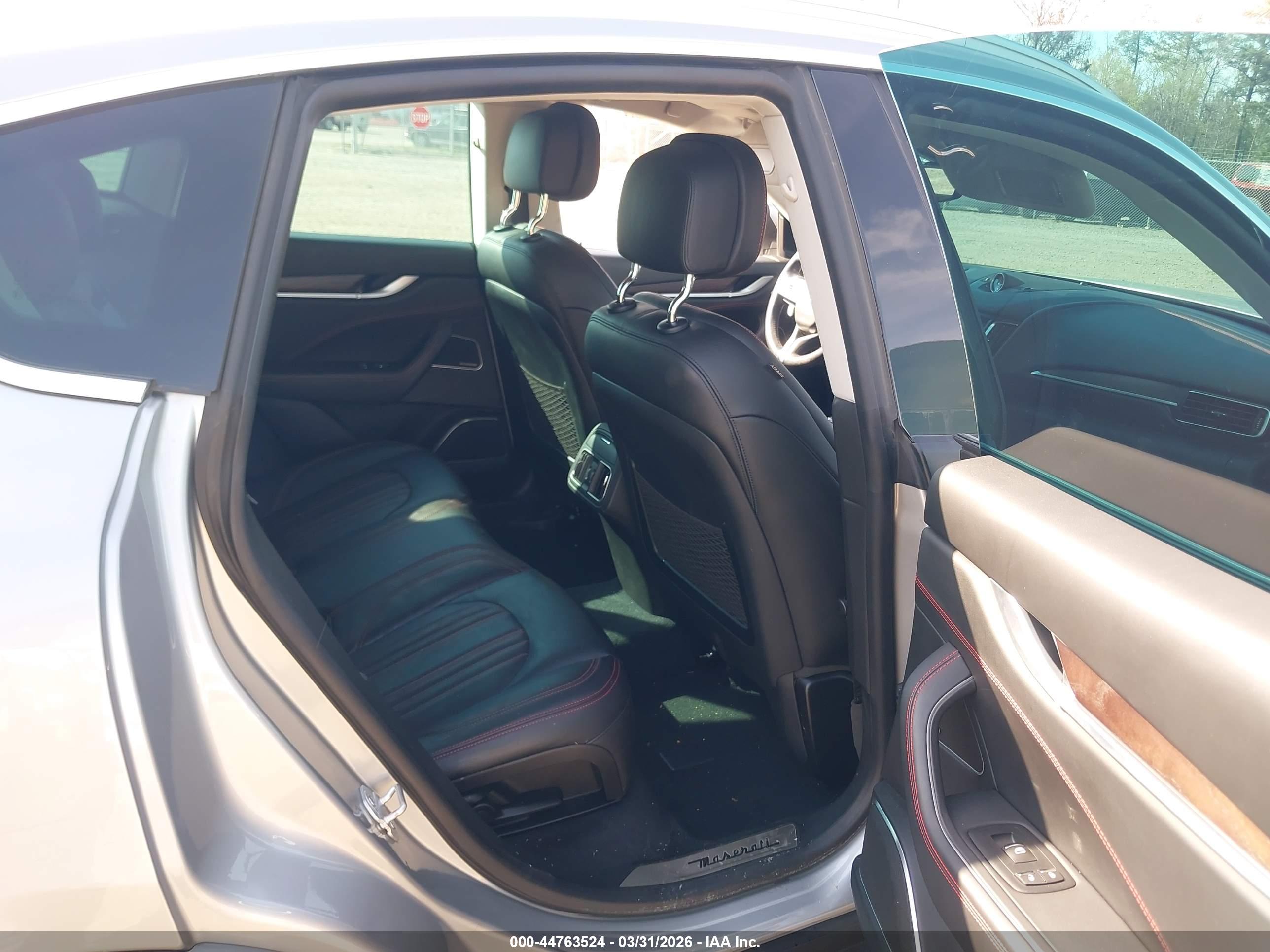 MASERATI LEVANTE image 8