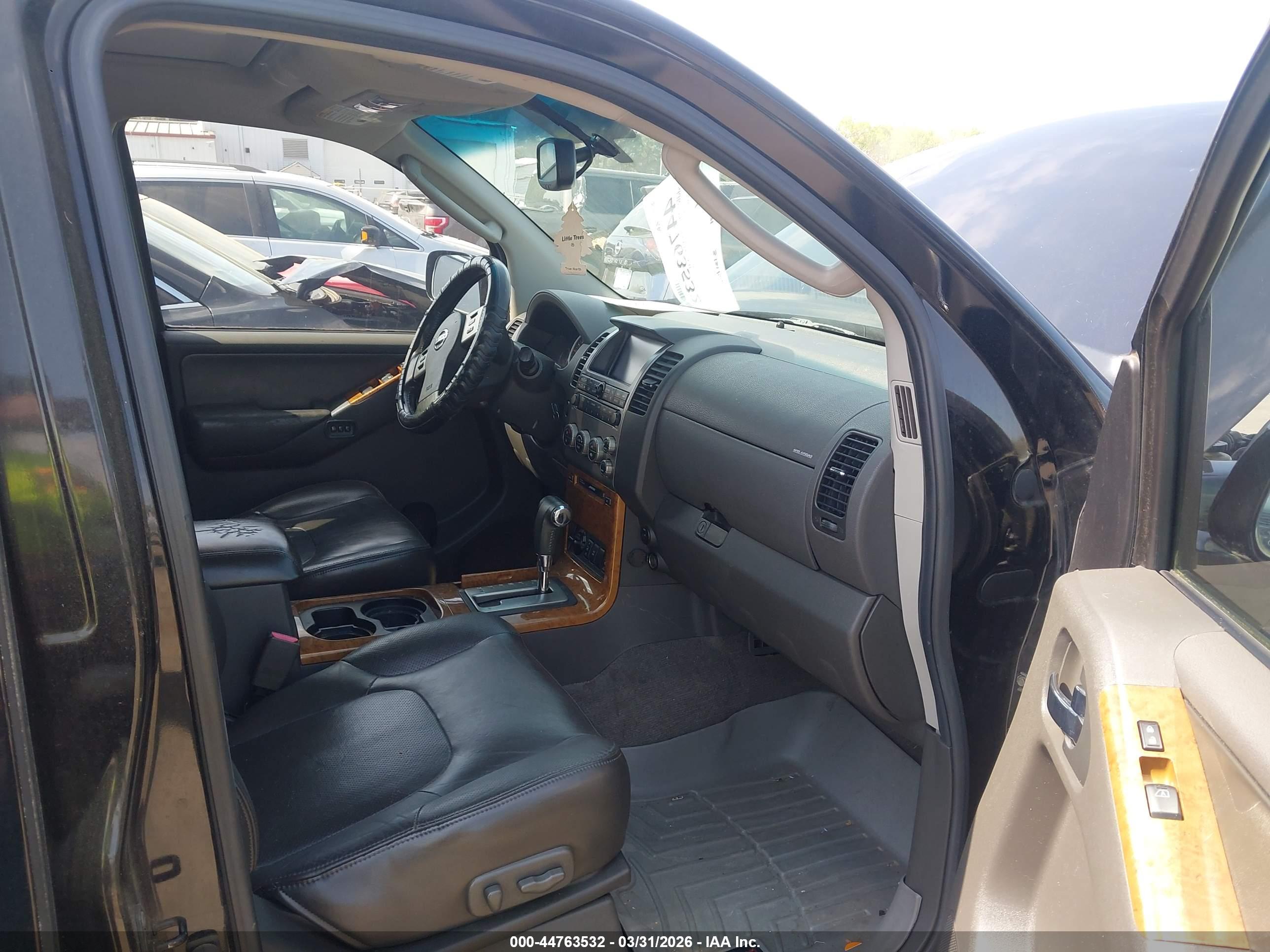 NISSAN PATHFINDER image 5