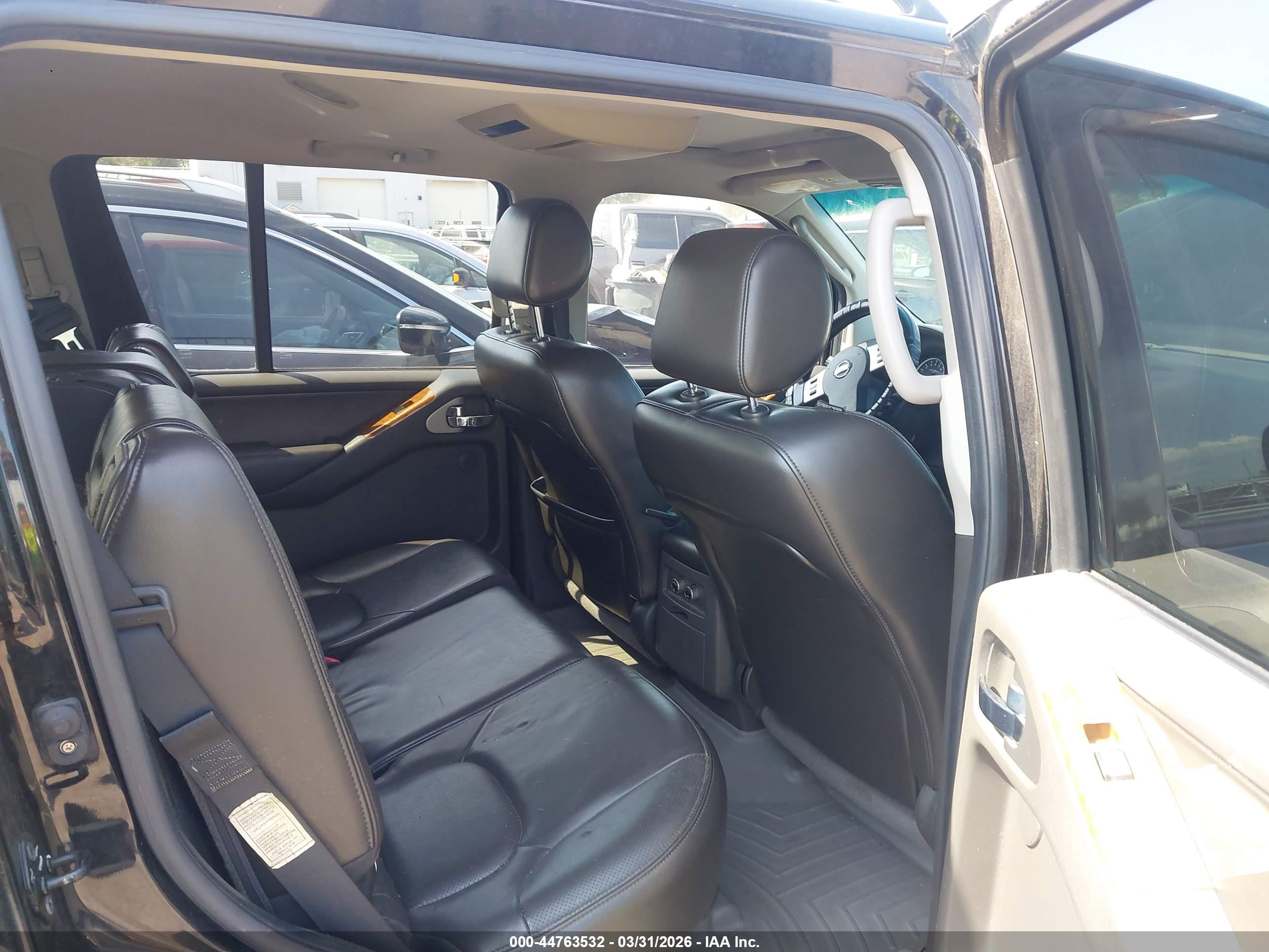 NISSAN PATHFINDER image 8