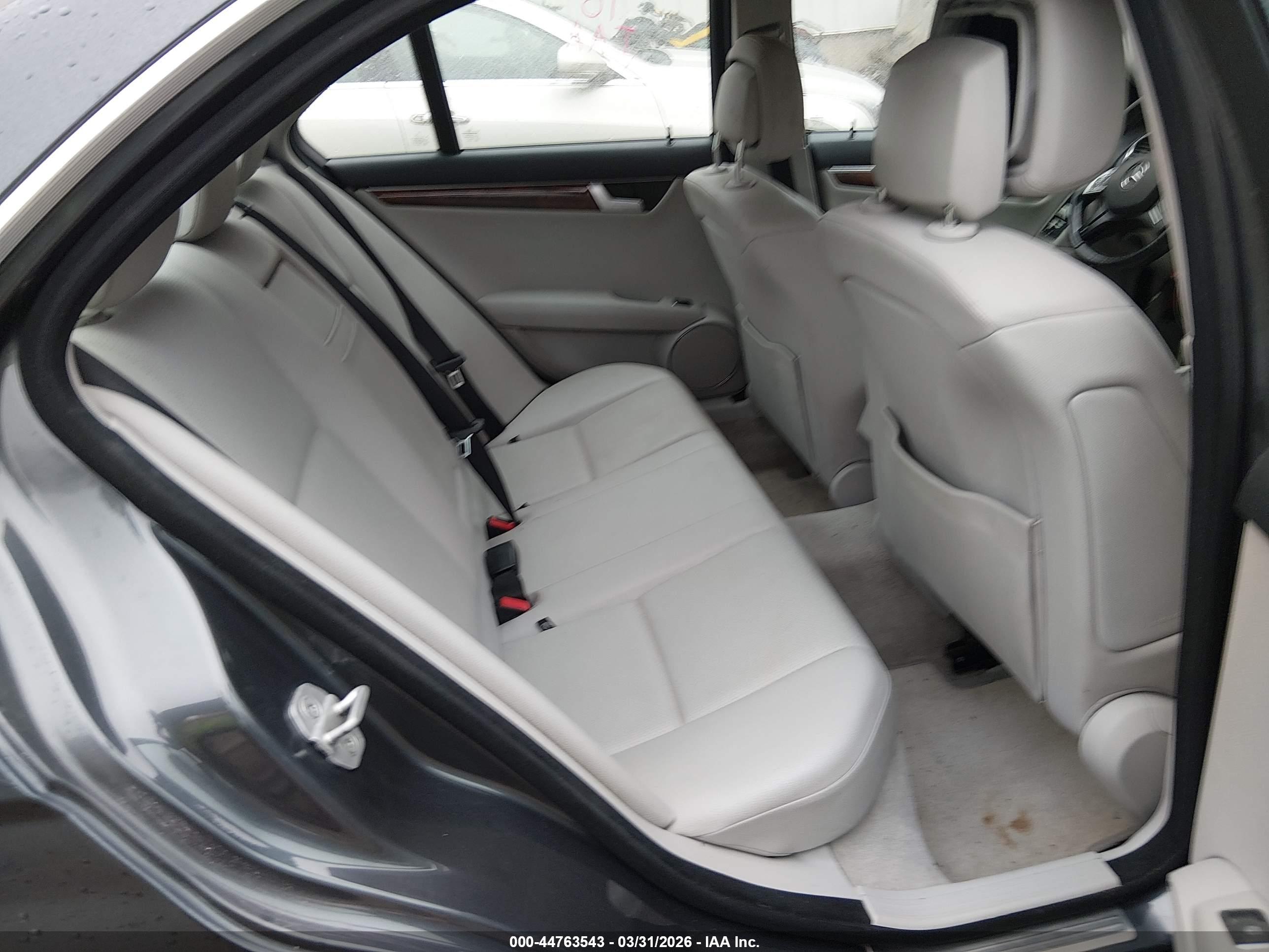 MERCEDES-BENZ C image 8