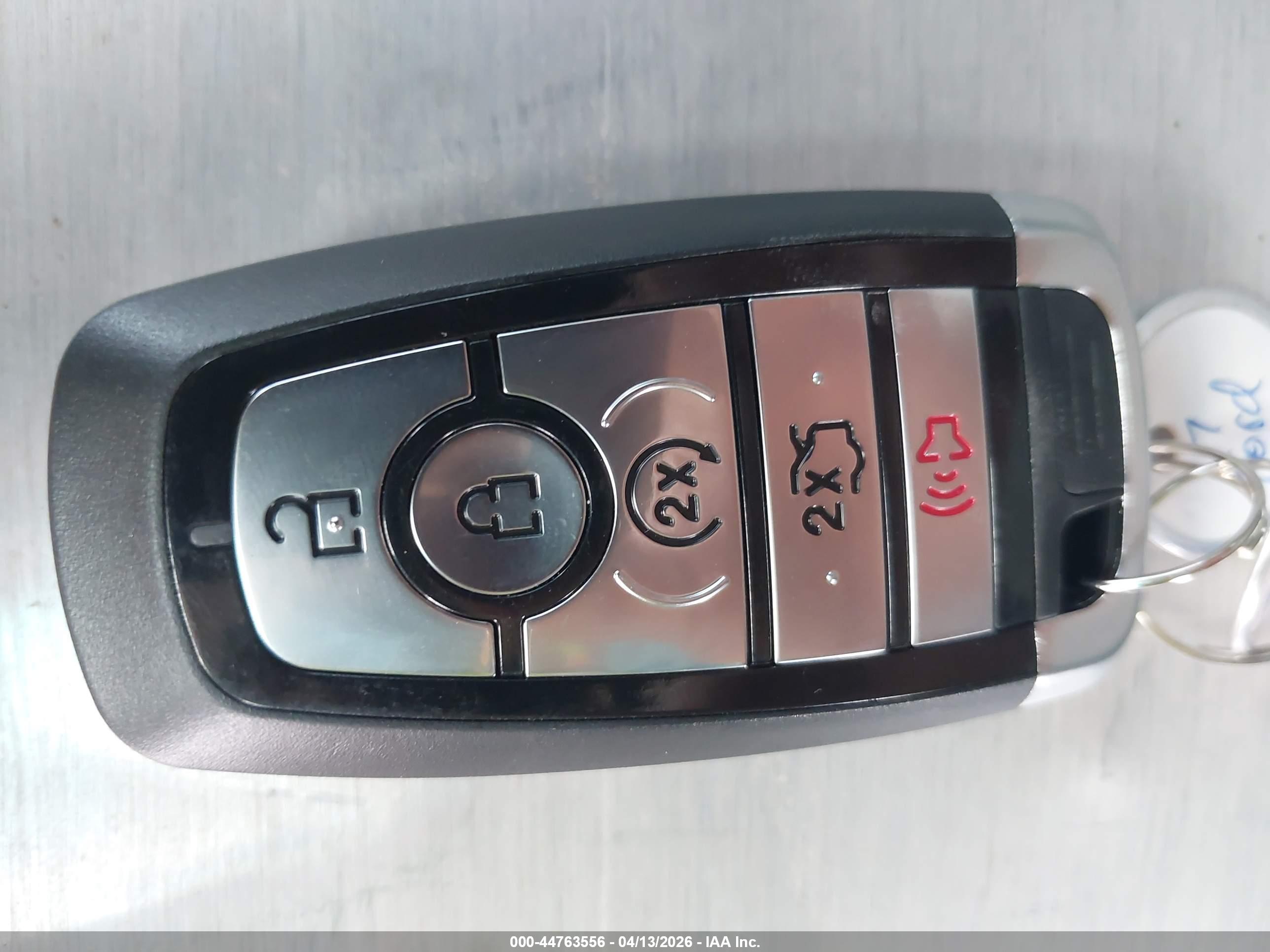 FORD FUSION image 11