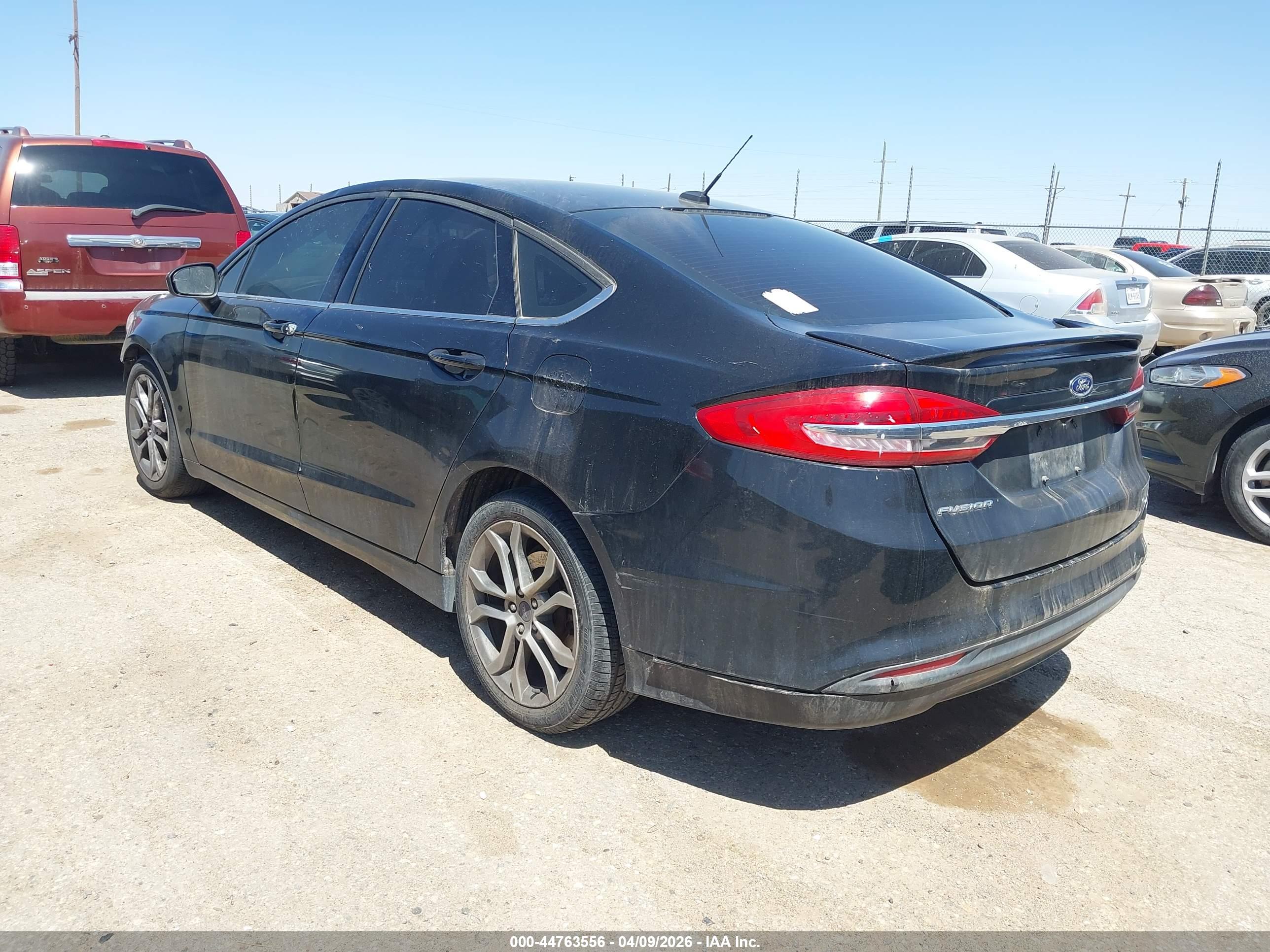 FORD FUSION image 3